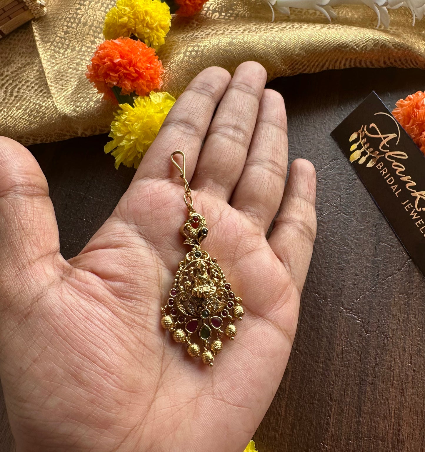 Lakshmi Chutti / Tikka with Golden Beads