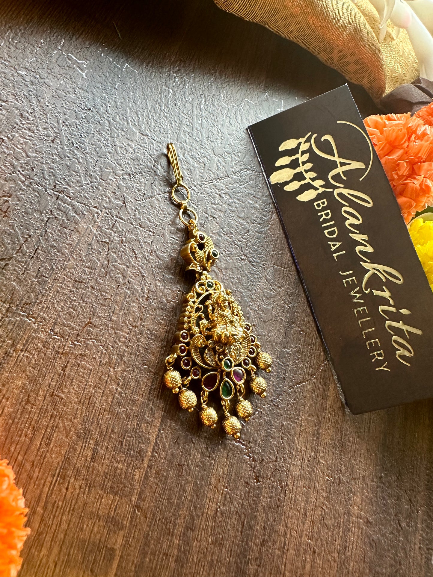 Lakshmi Chutti / Tikka with Golden Beads