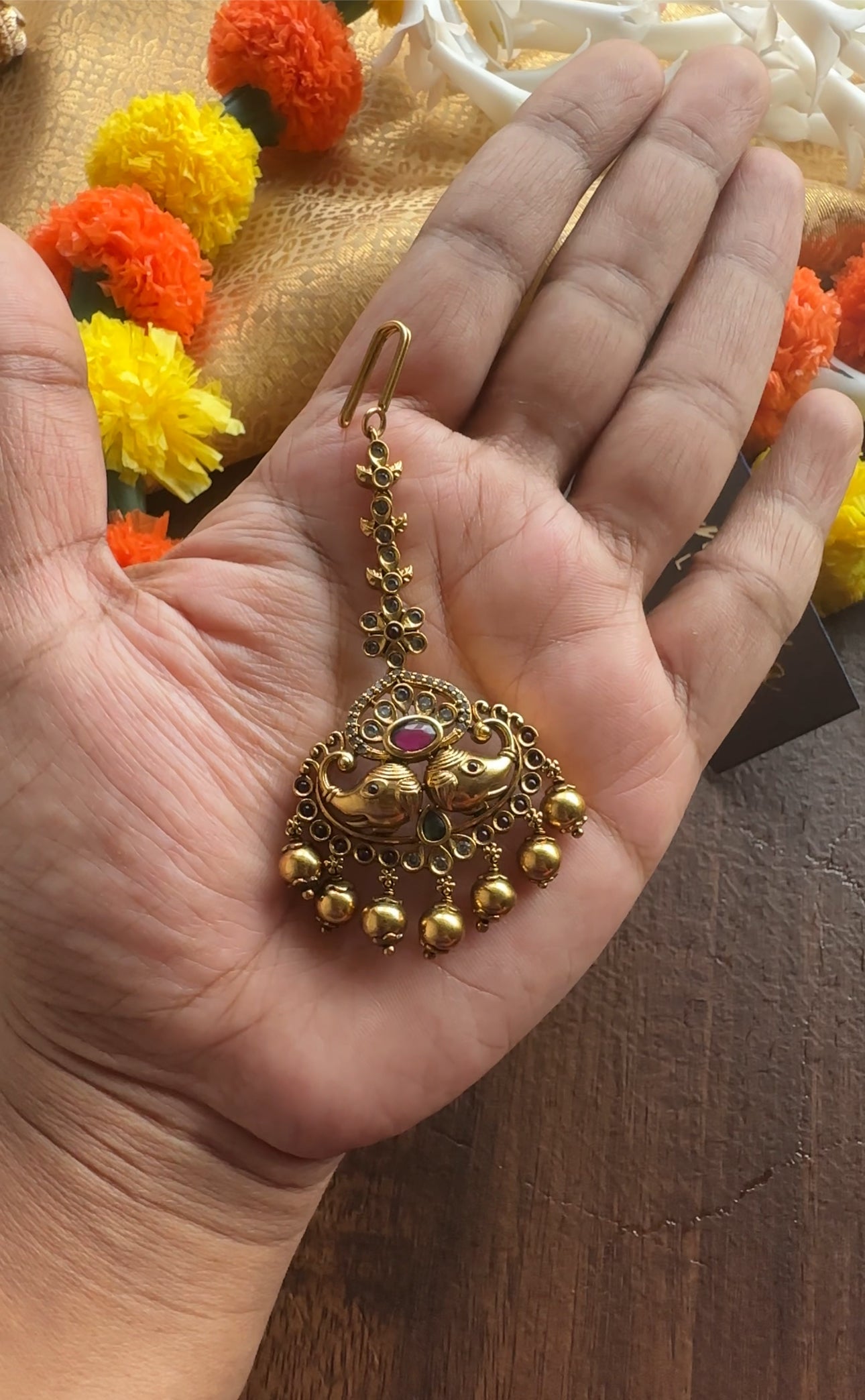 Elephant Pattern Chutti / Tikka with Golden Beads