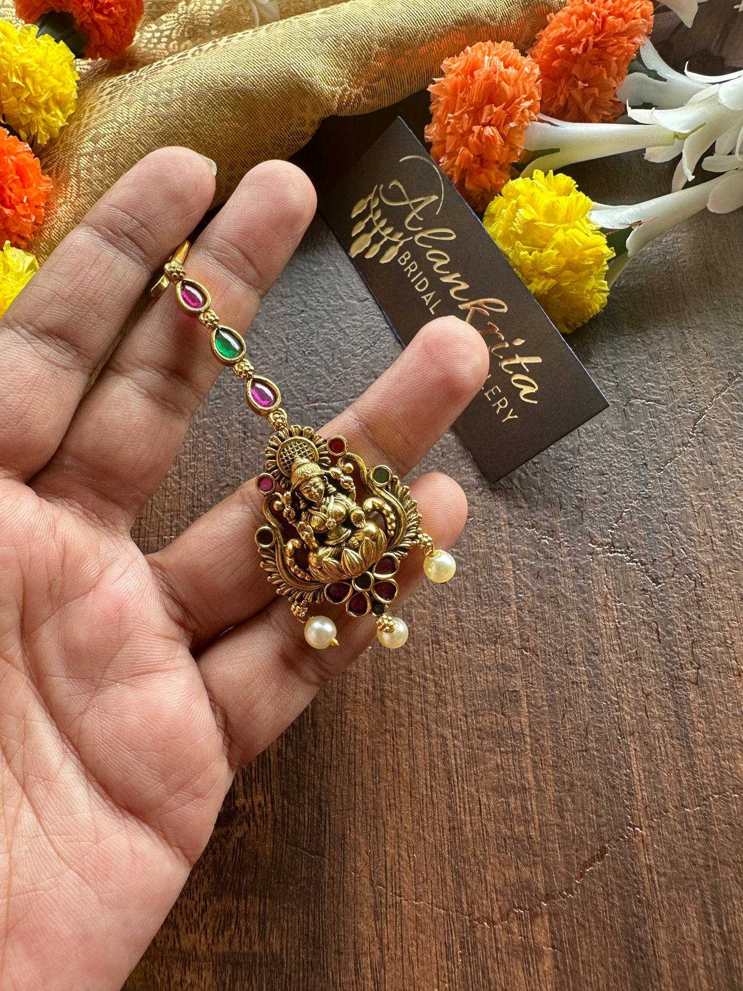 Lakshmi Chutti / Tikka with Pearl Beads