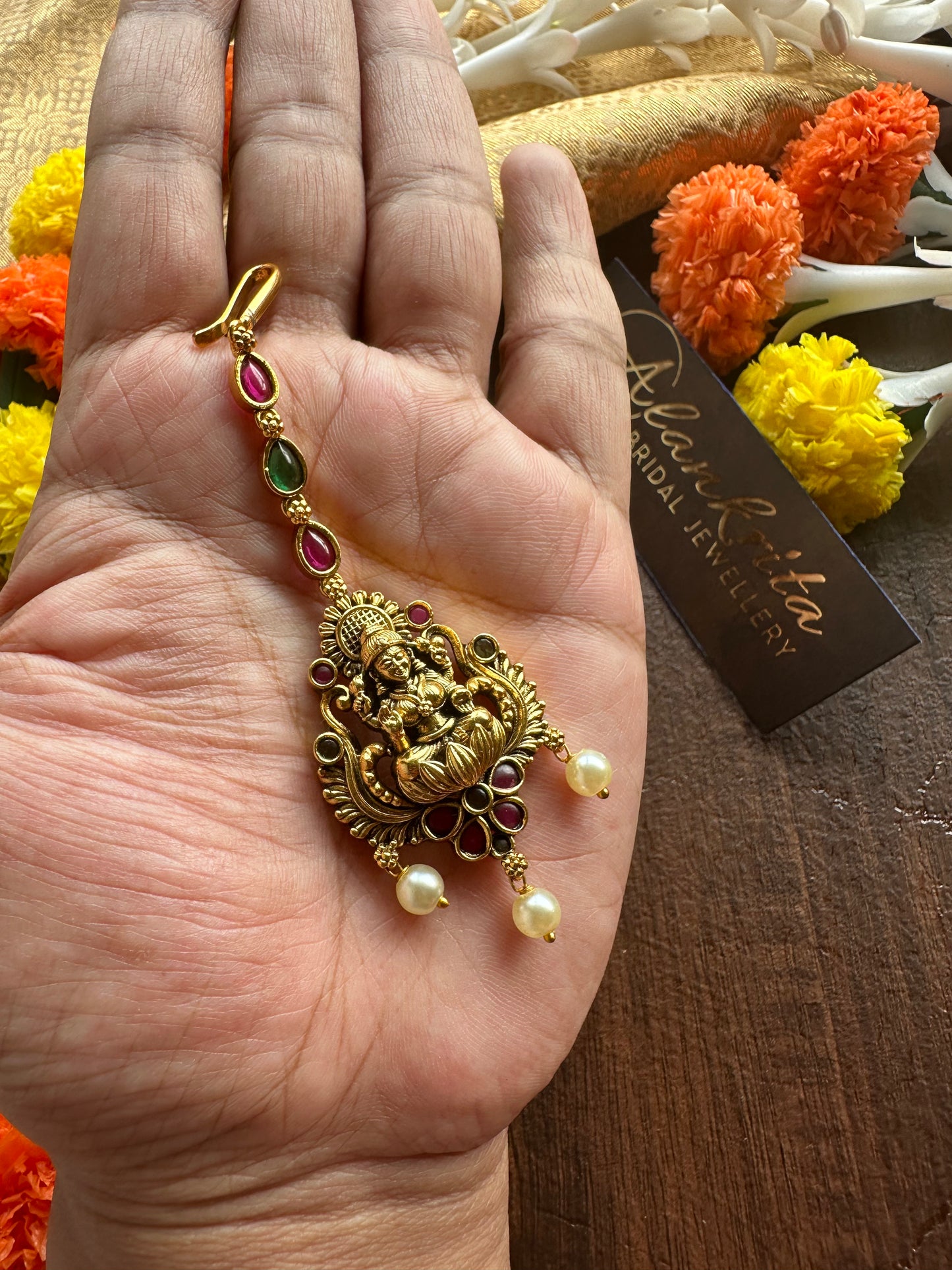 Lakshmi Chutti / Tikka with Pearl Beads