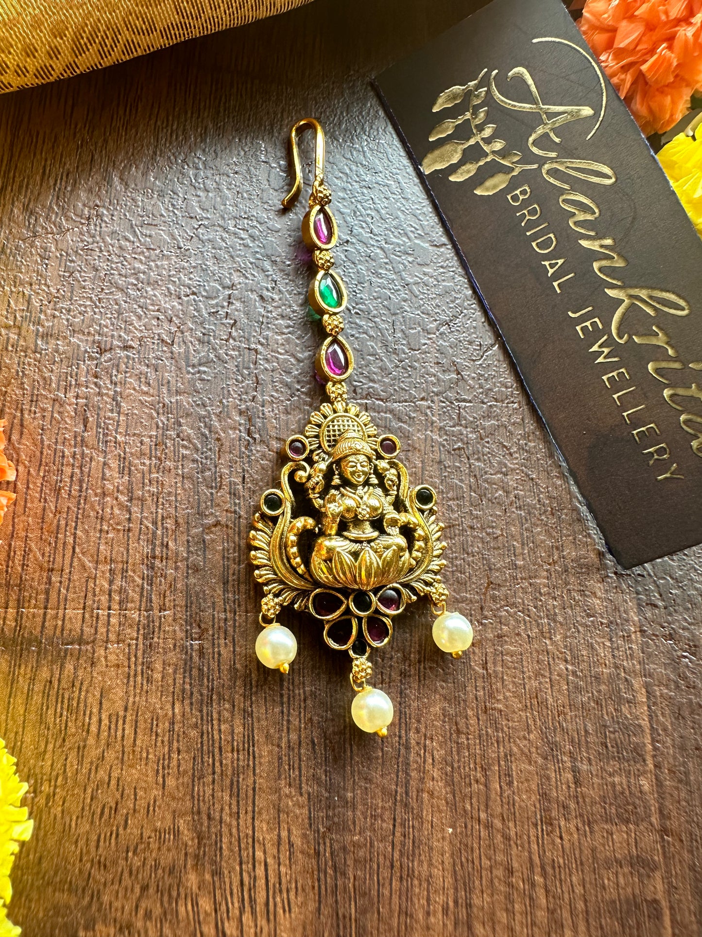 Lakshmi Chutti / Tikka with Pearl Beads