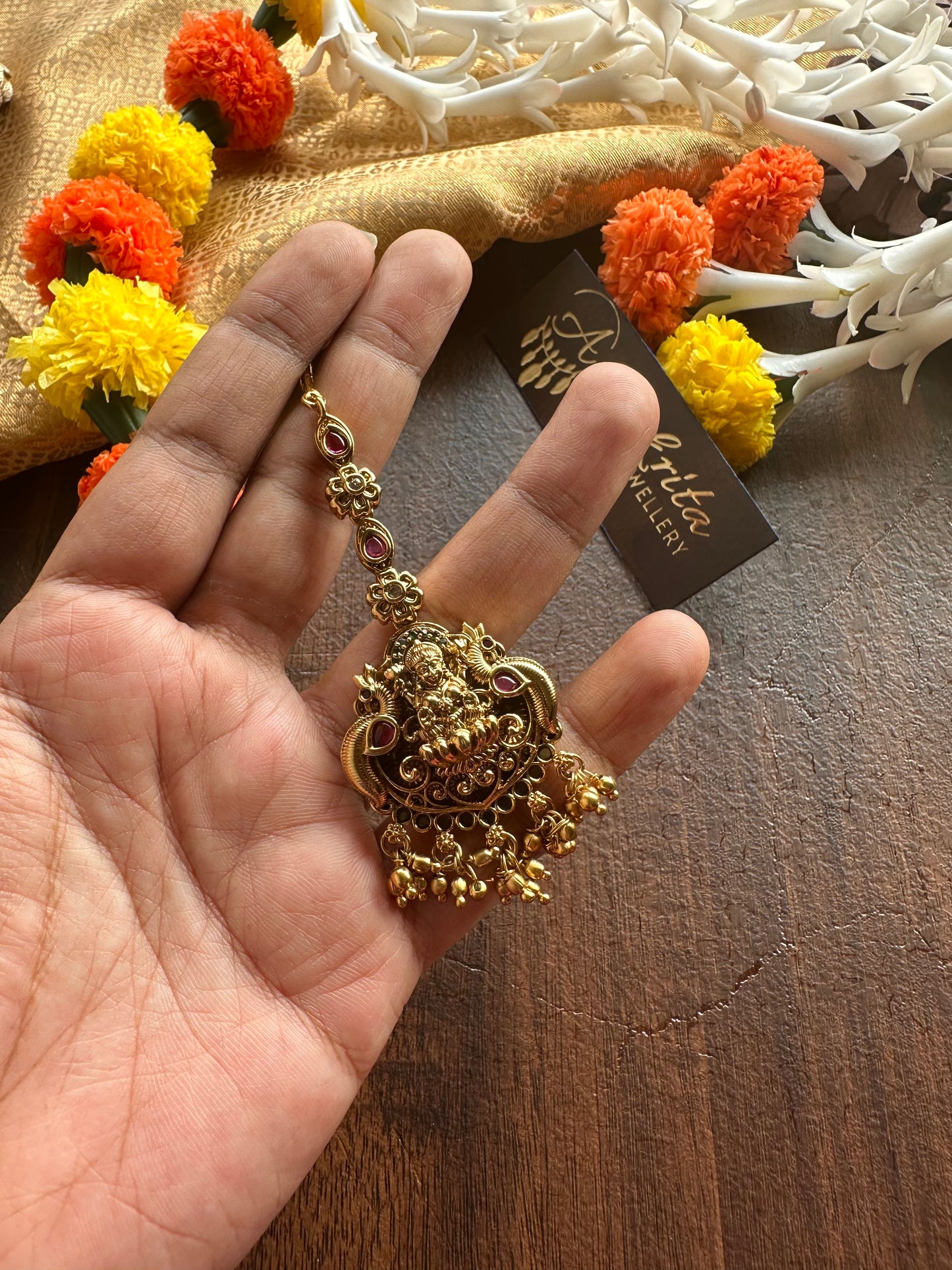 Premium Lakshmi Chutti / Tikka with Golden Beads