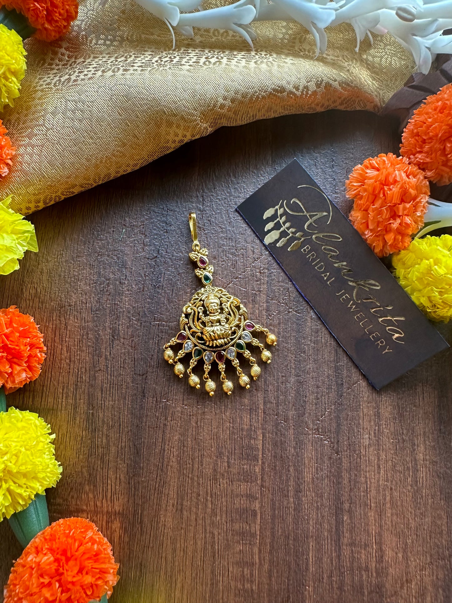 Lakshmi Chutti / Tikka with Golden Beads