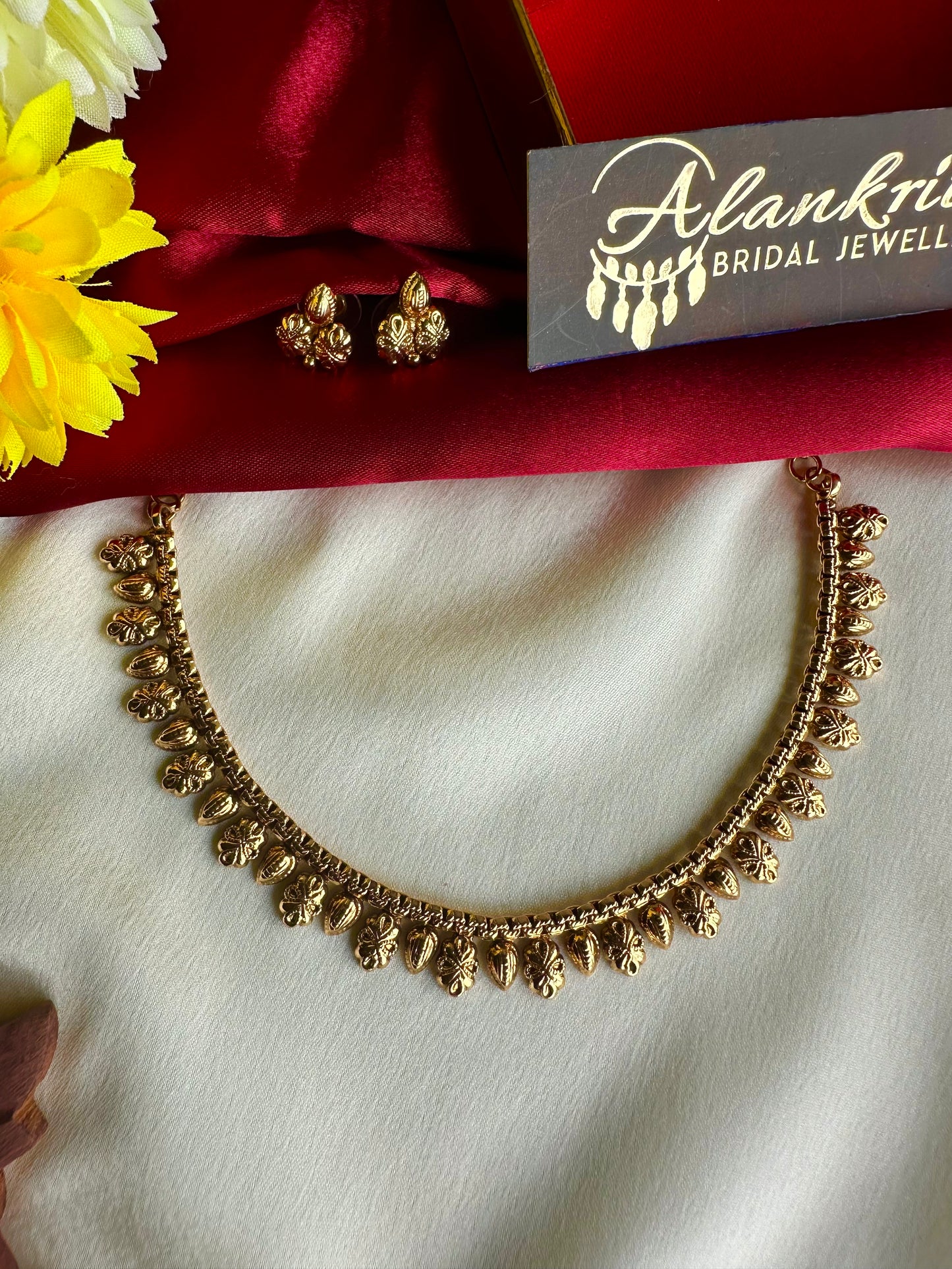 Premium Gold Look Alike Short Necklace