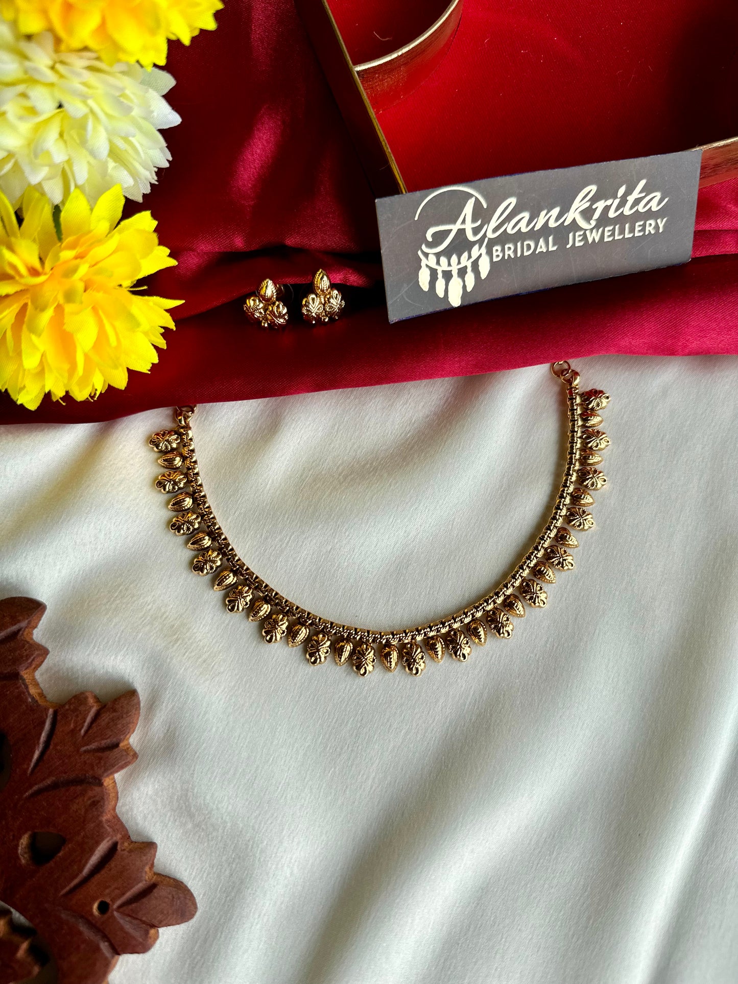 Premium Gold Look Alike Short Necklace