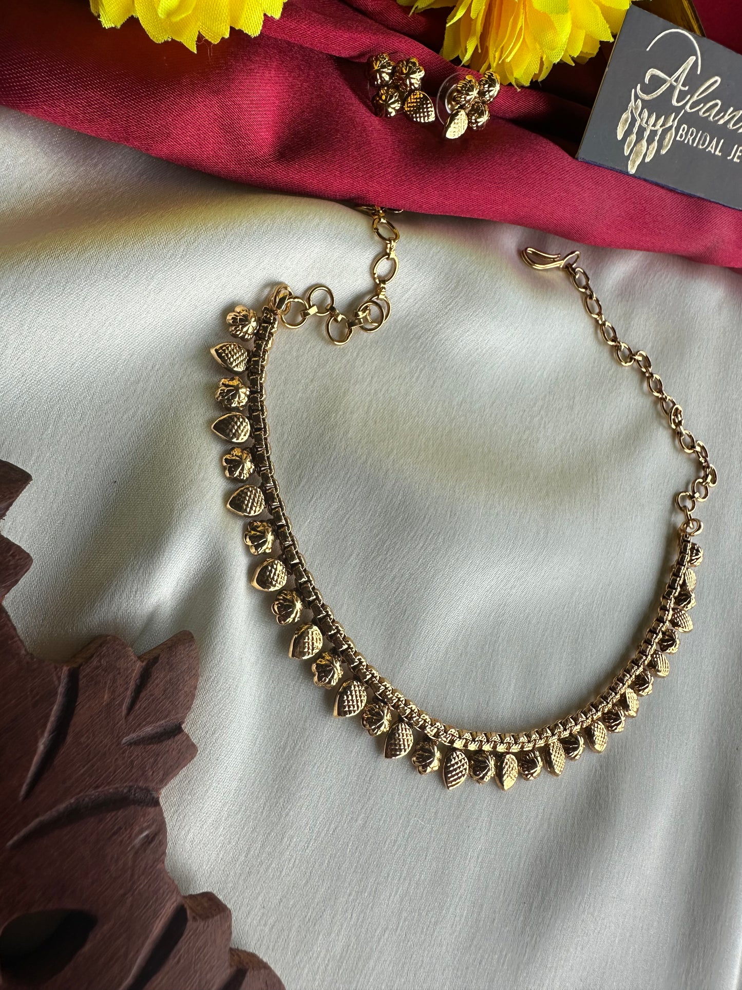 Premium Gold Look Alike Short Necklace