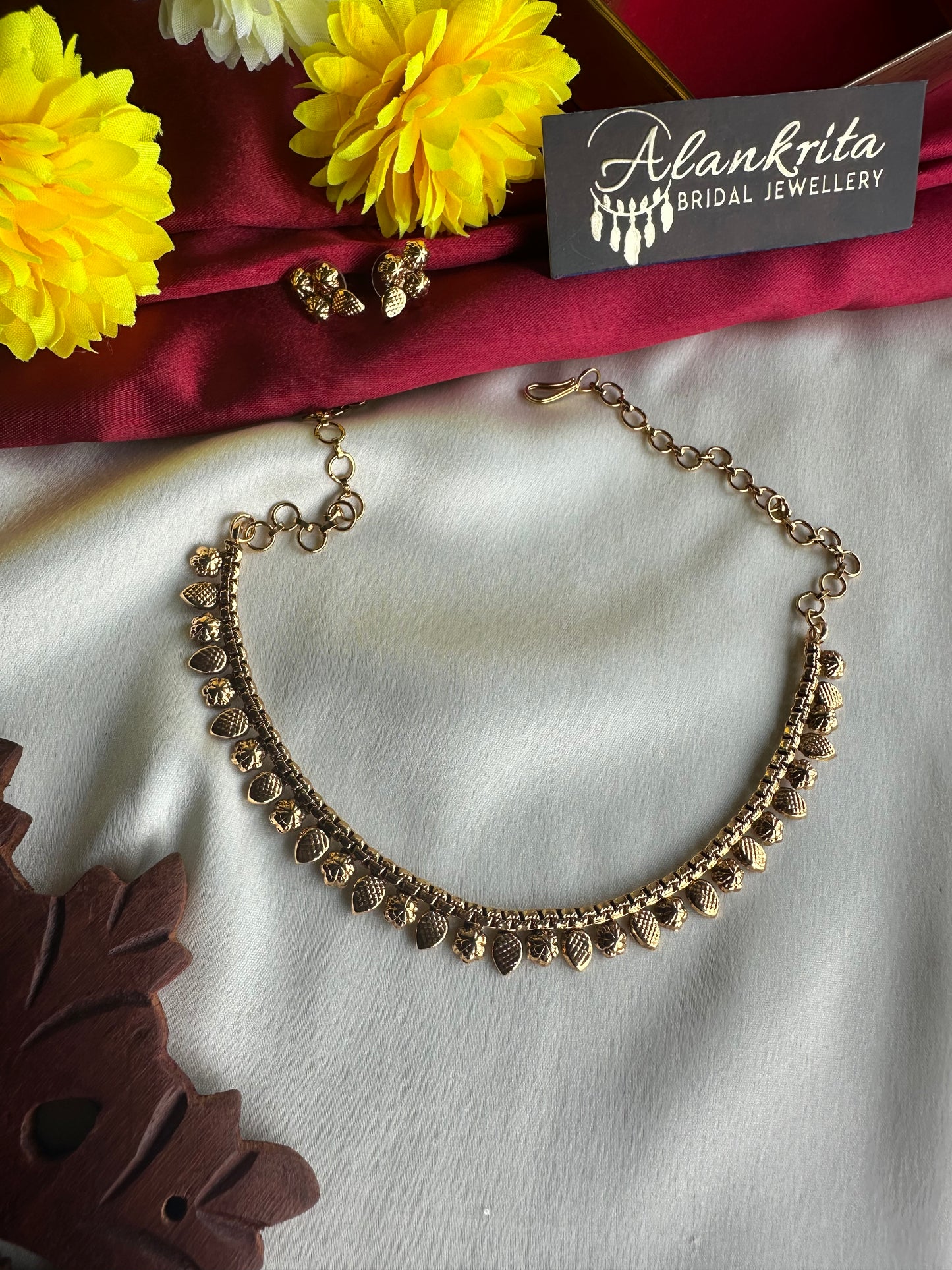 Premium Gold Look Alike Short Necklace