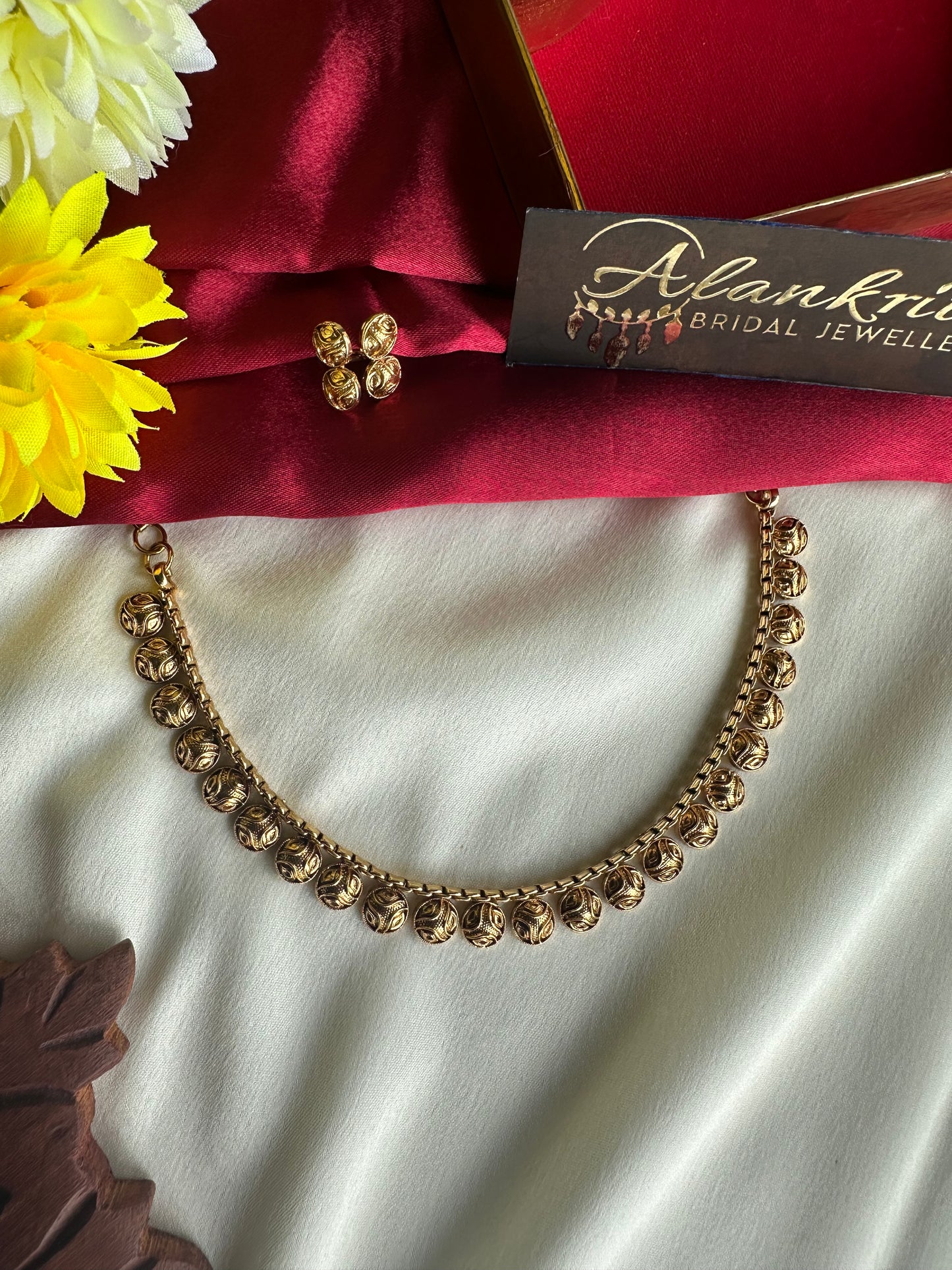 Premium Gold Look Alike Short Necklace