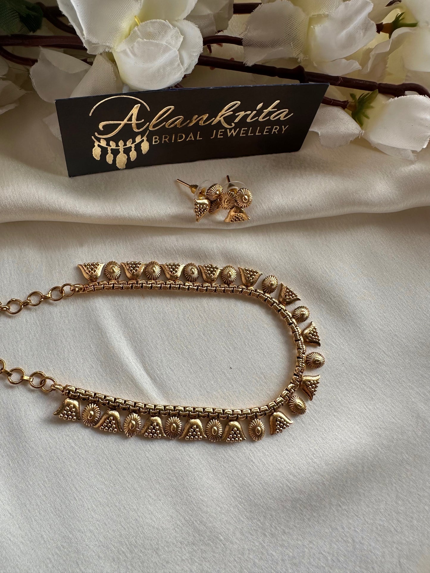 Premium Gold Look Alike Short Necklace