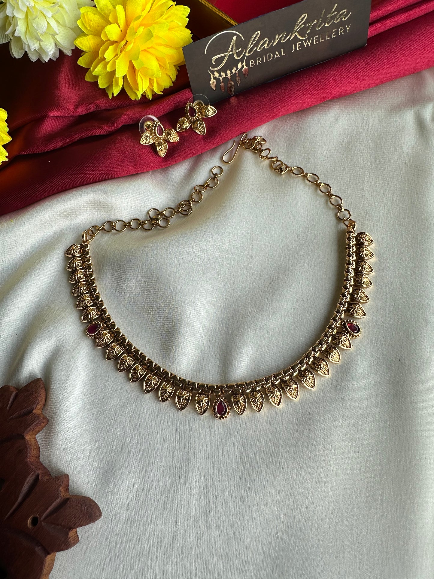 Premium Gold Look Alike Short Necklace