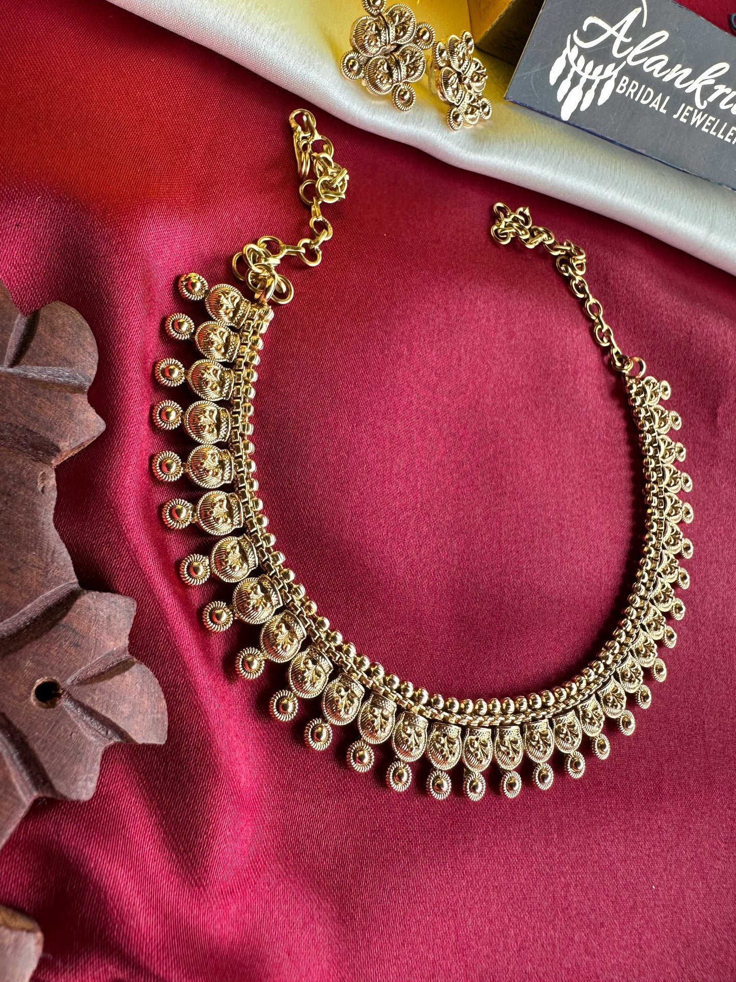 Premium Gold Look Alike Short Necklace