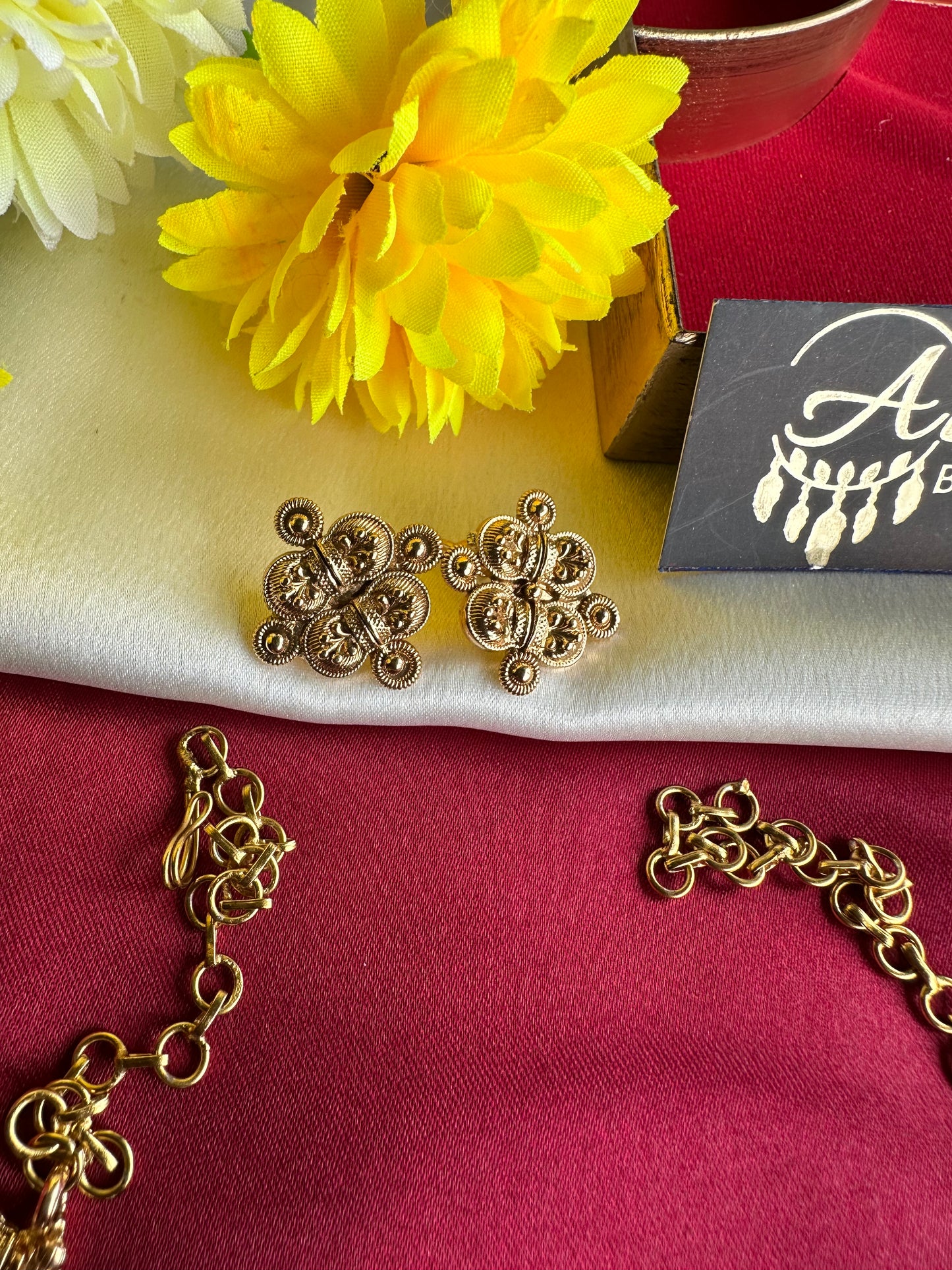 Premium Gold Look Alike Short Necklace