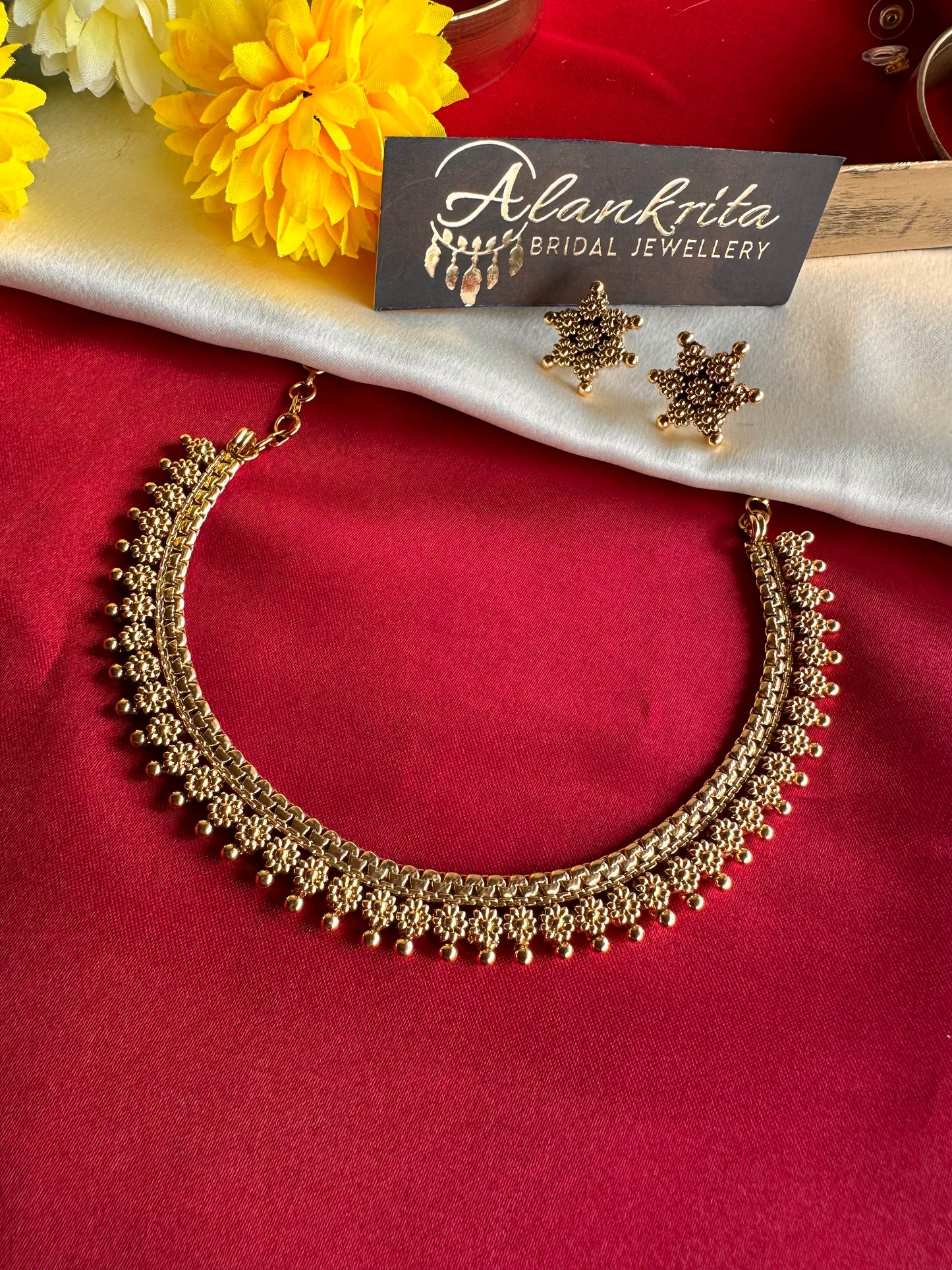Premium Gold Look Alike Short Necklace