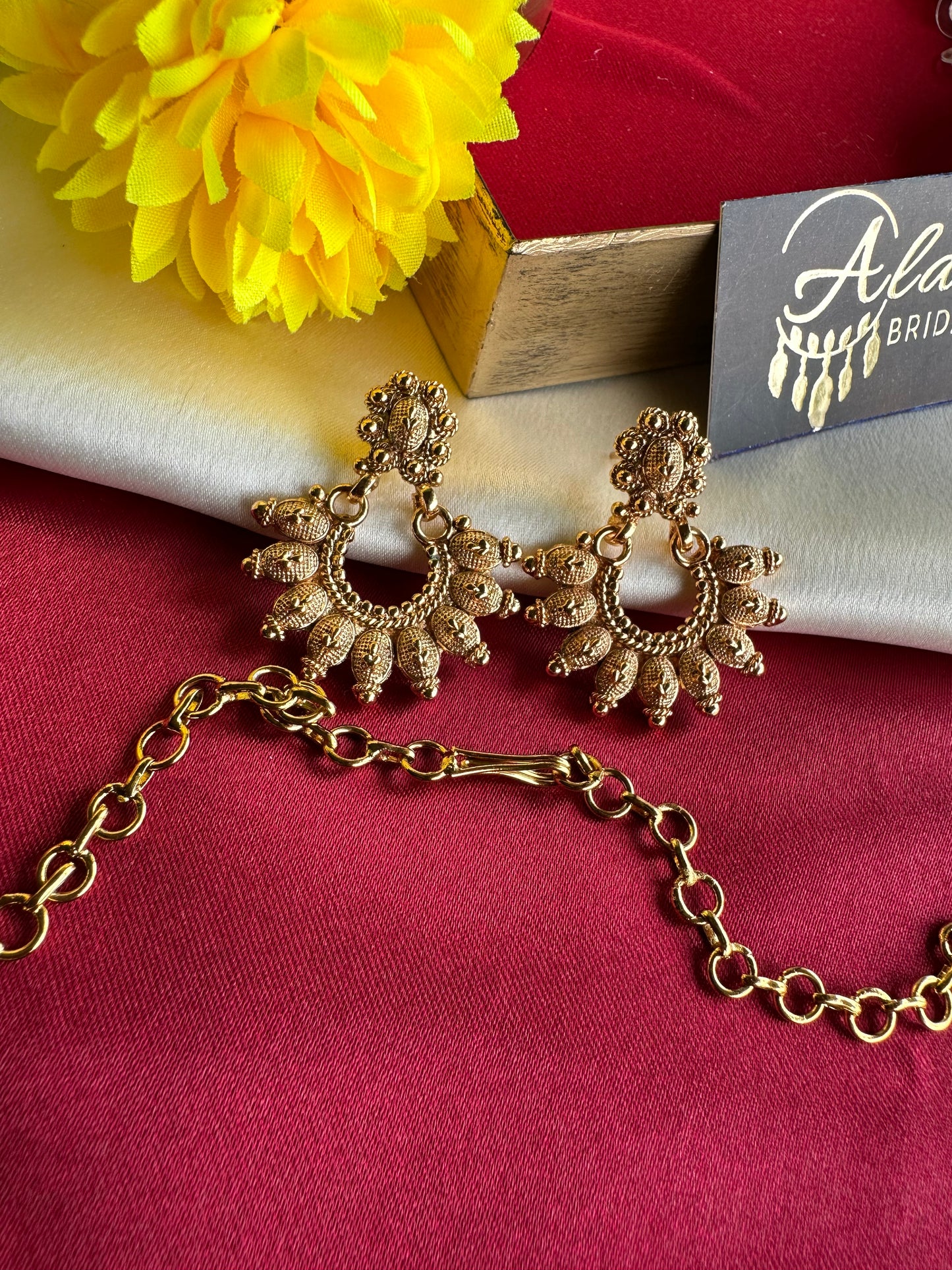 Premium Gold Look Alike Short Necklace