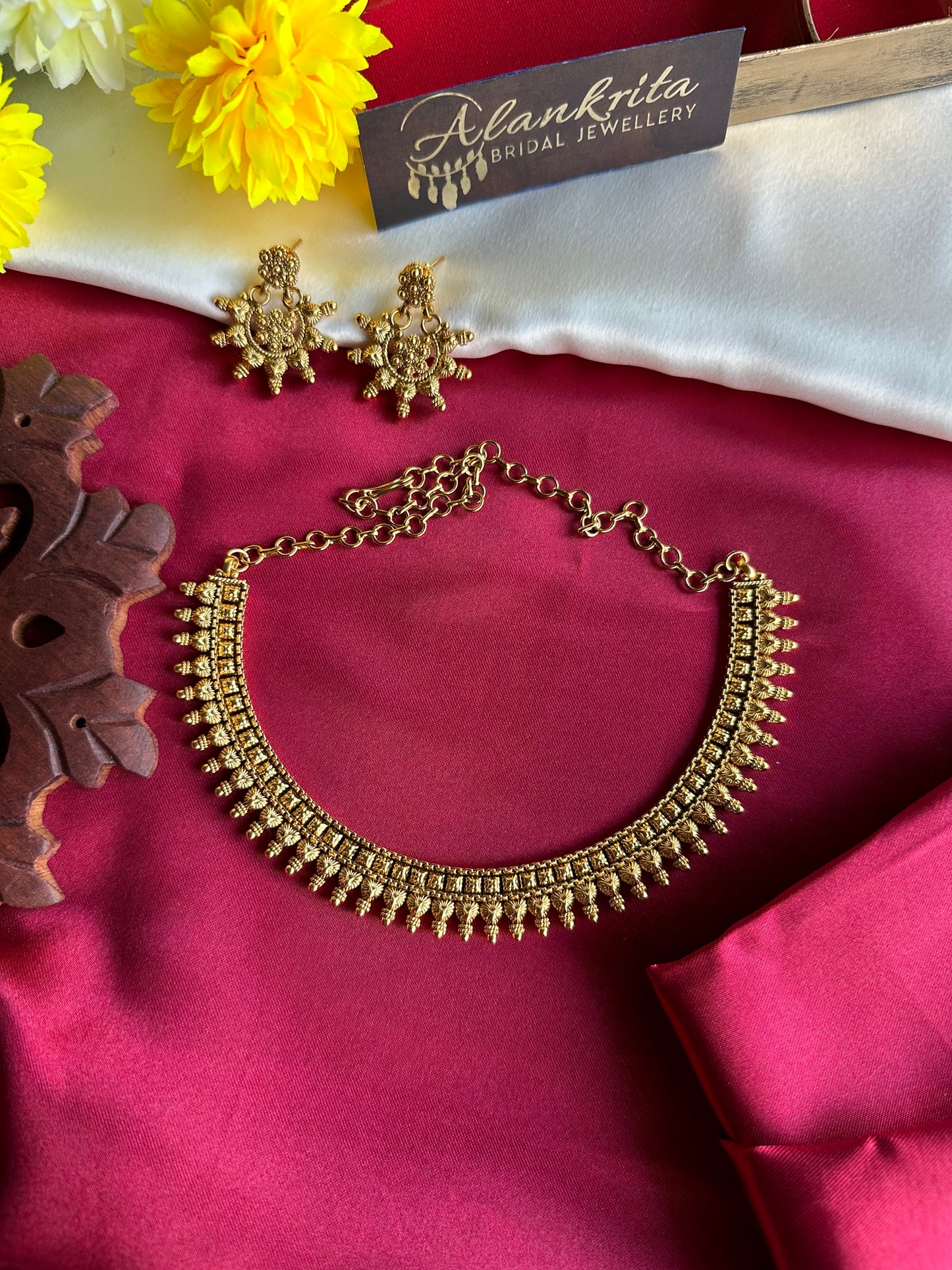 Premium Gold Look Alike Short Necklace