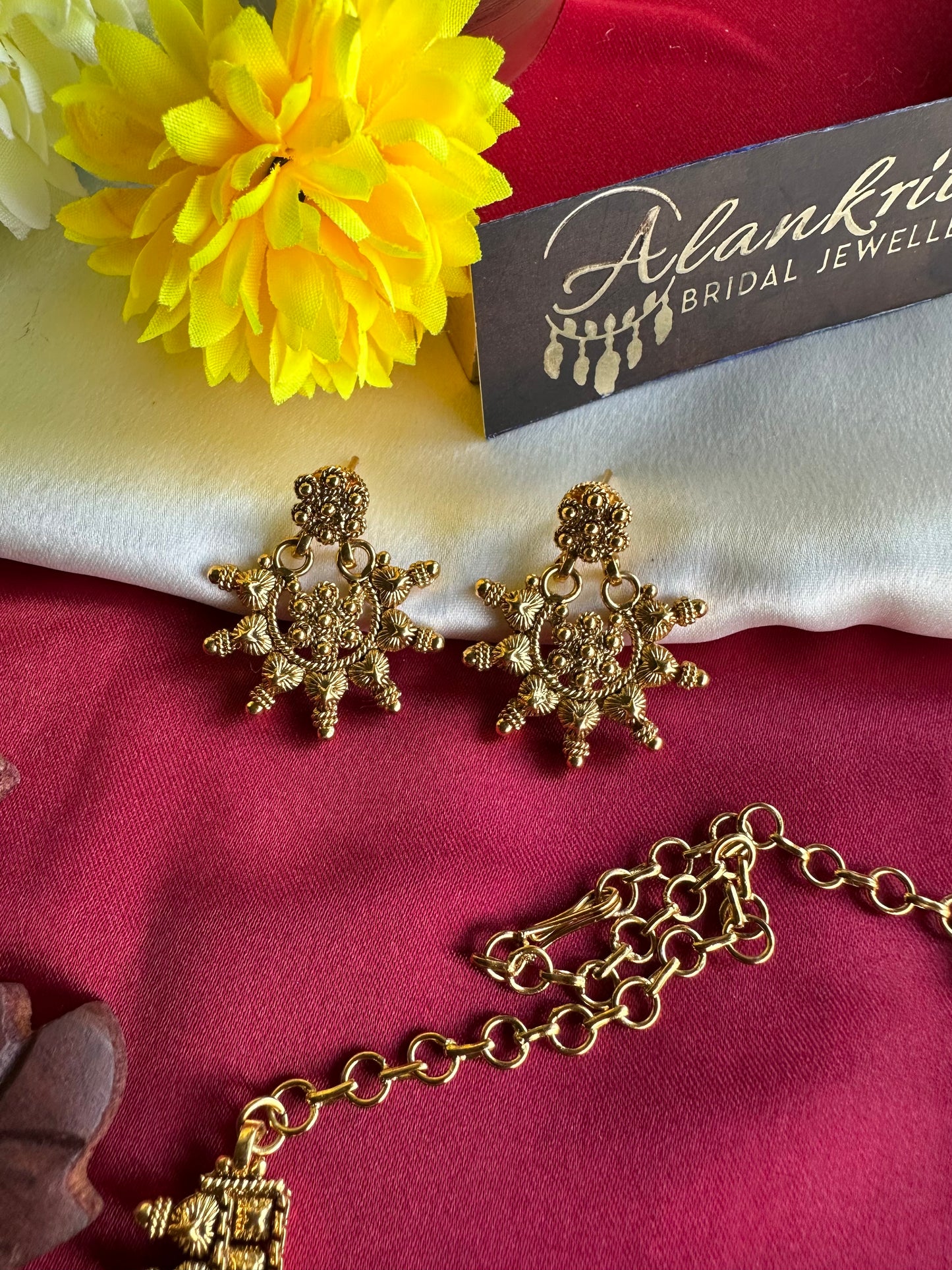 Premium Gold Look Alike Short Necklace
