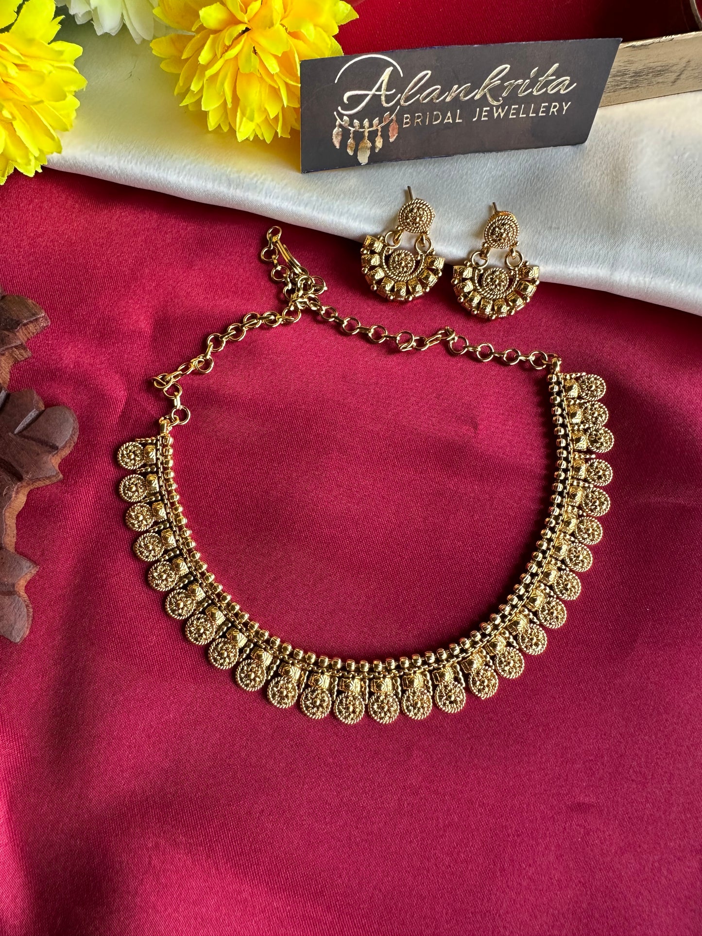 Premium Gold Look Alike Short Necklace