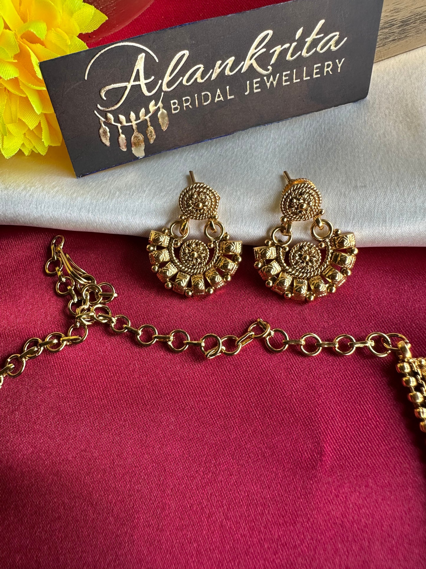 Premium Gold Look Alike Short Necklace