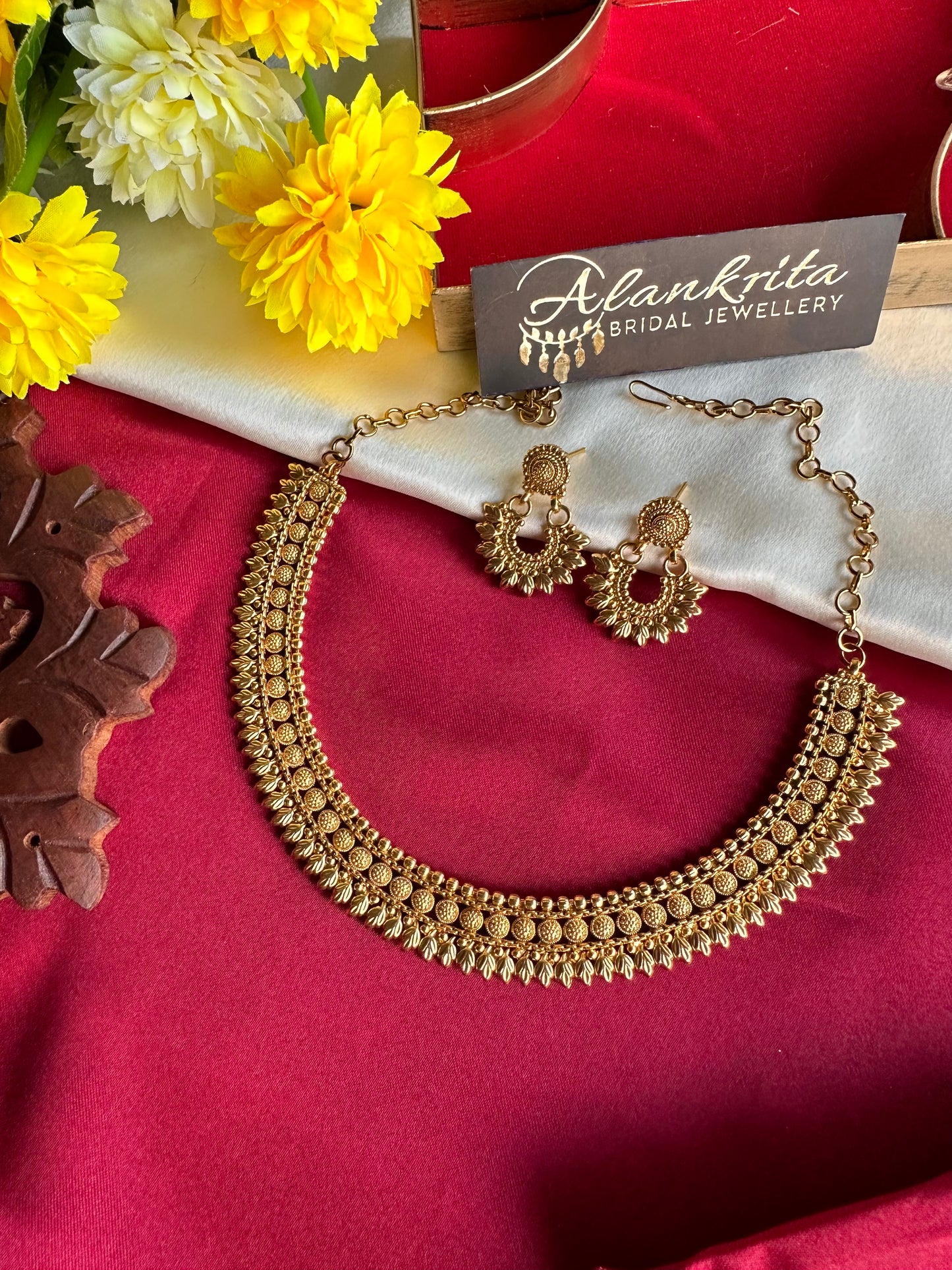 Premium Gold Look Alike Short Necklace