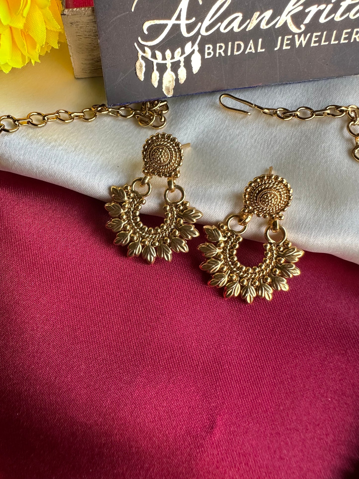 Premium Gold Look Alike Short Necklace
