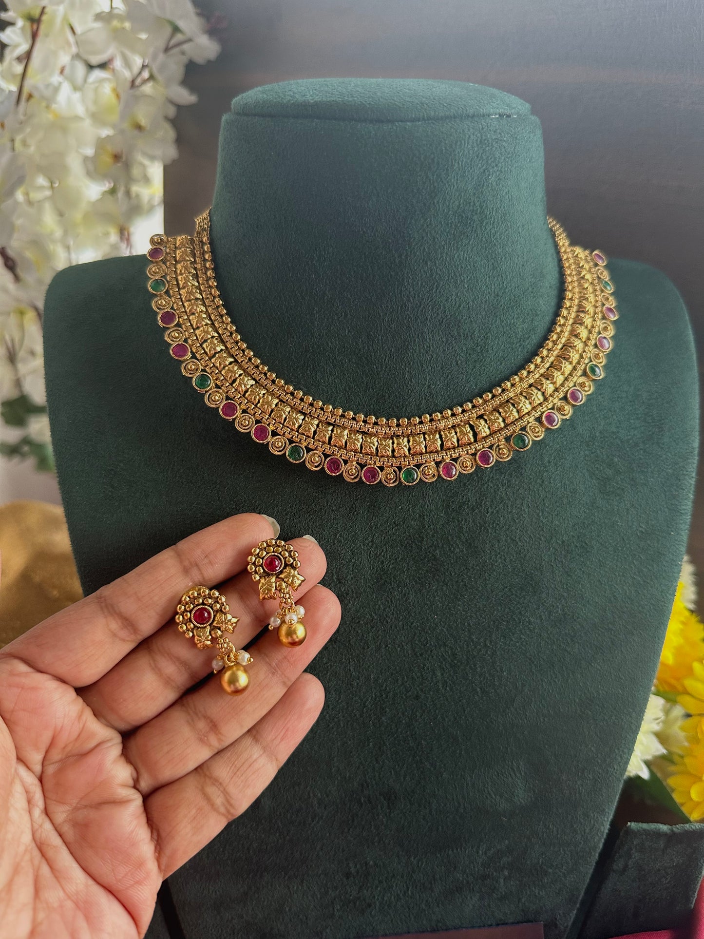 Premium Gold Look Alike Short Necklace