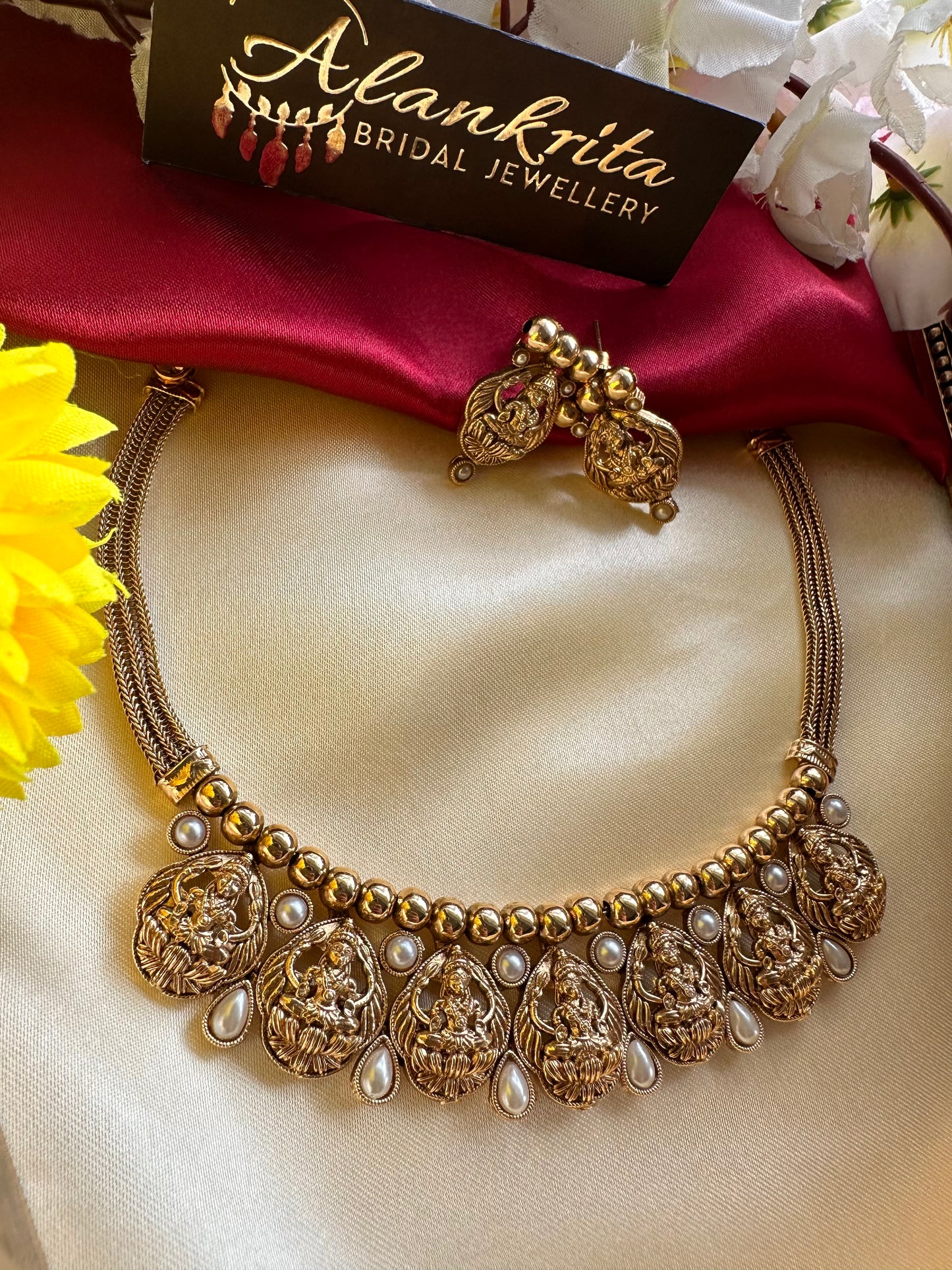 Premium Lakshmi Short Necklace with Kemp Stones