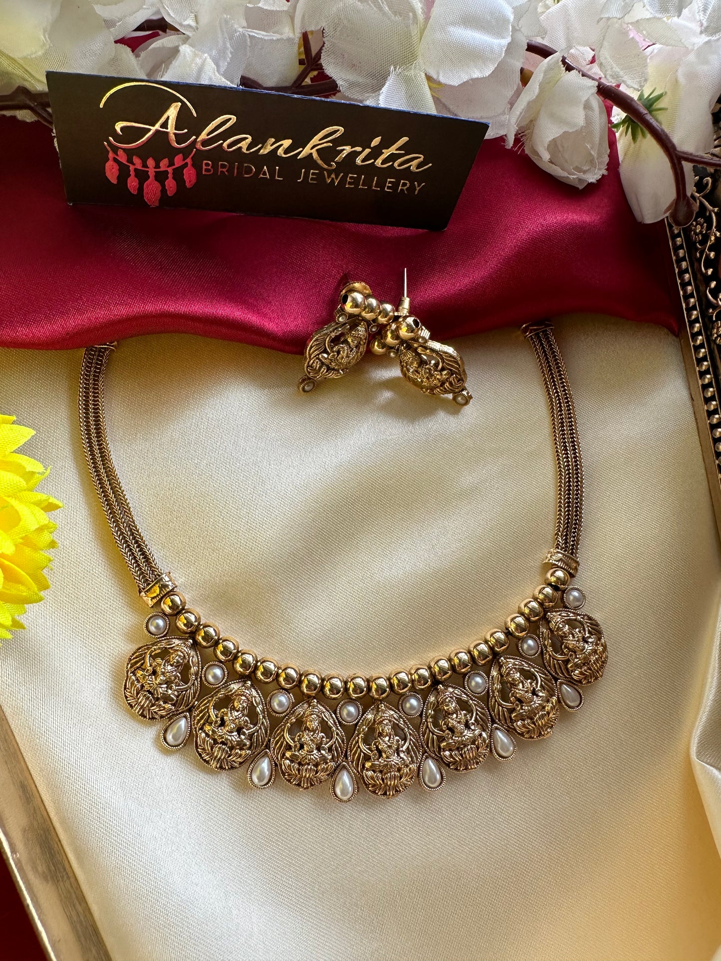 Premium Lakshmi Short Necklace with Kemp Stones