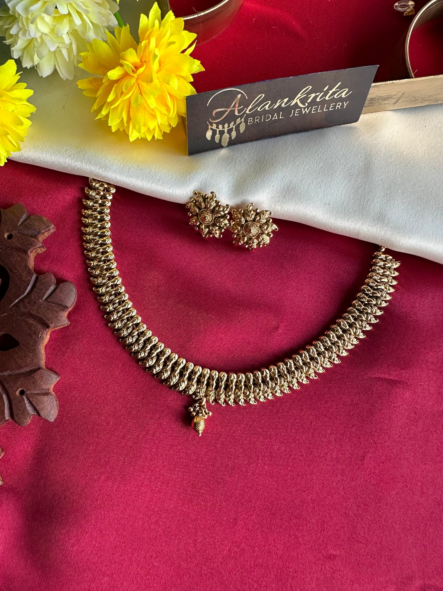Premium Gold Look Alike Short Necklace