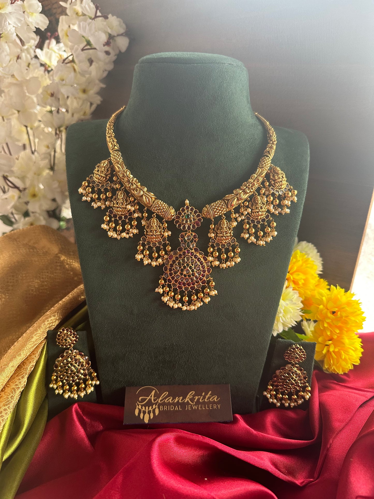 Premium Lakshmi Short Necklace with kemp Pendant