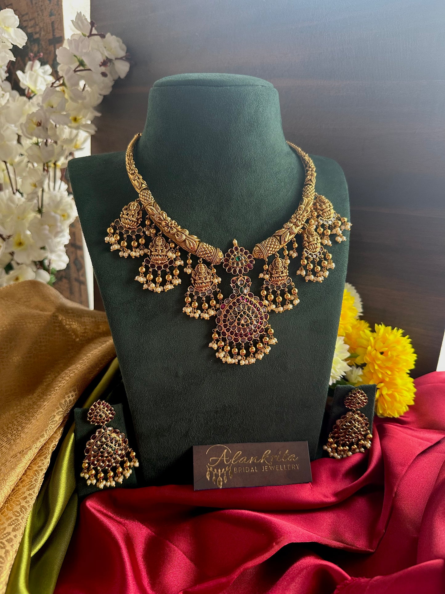 Premium Lakshmi Short Necklace with kemp Pendant