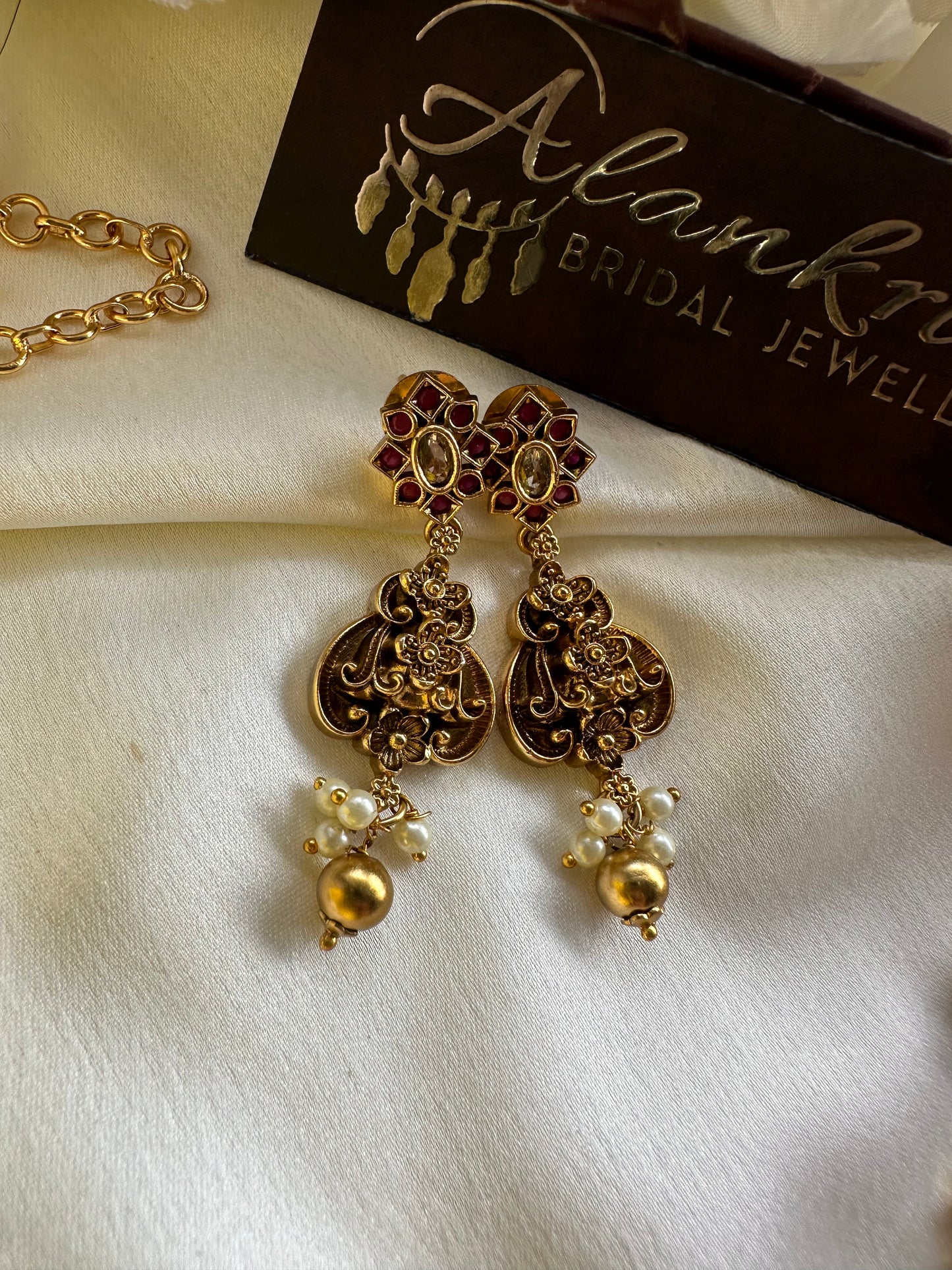 Premium Antique Short Necklace with Ruby & White Stones