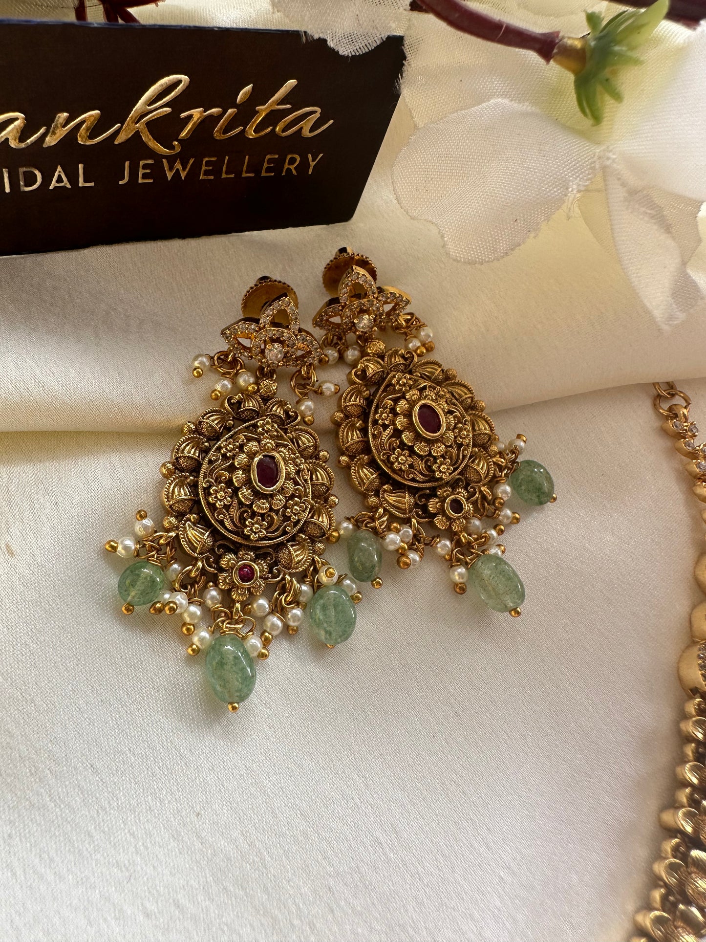 Premium Floral Short Necklace with Pastel Green Beads