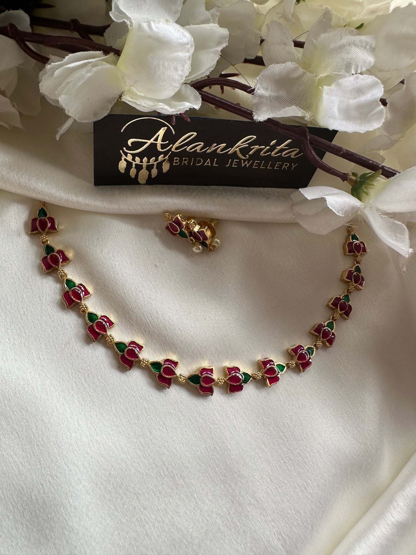 Simple Lotus Short Necklace