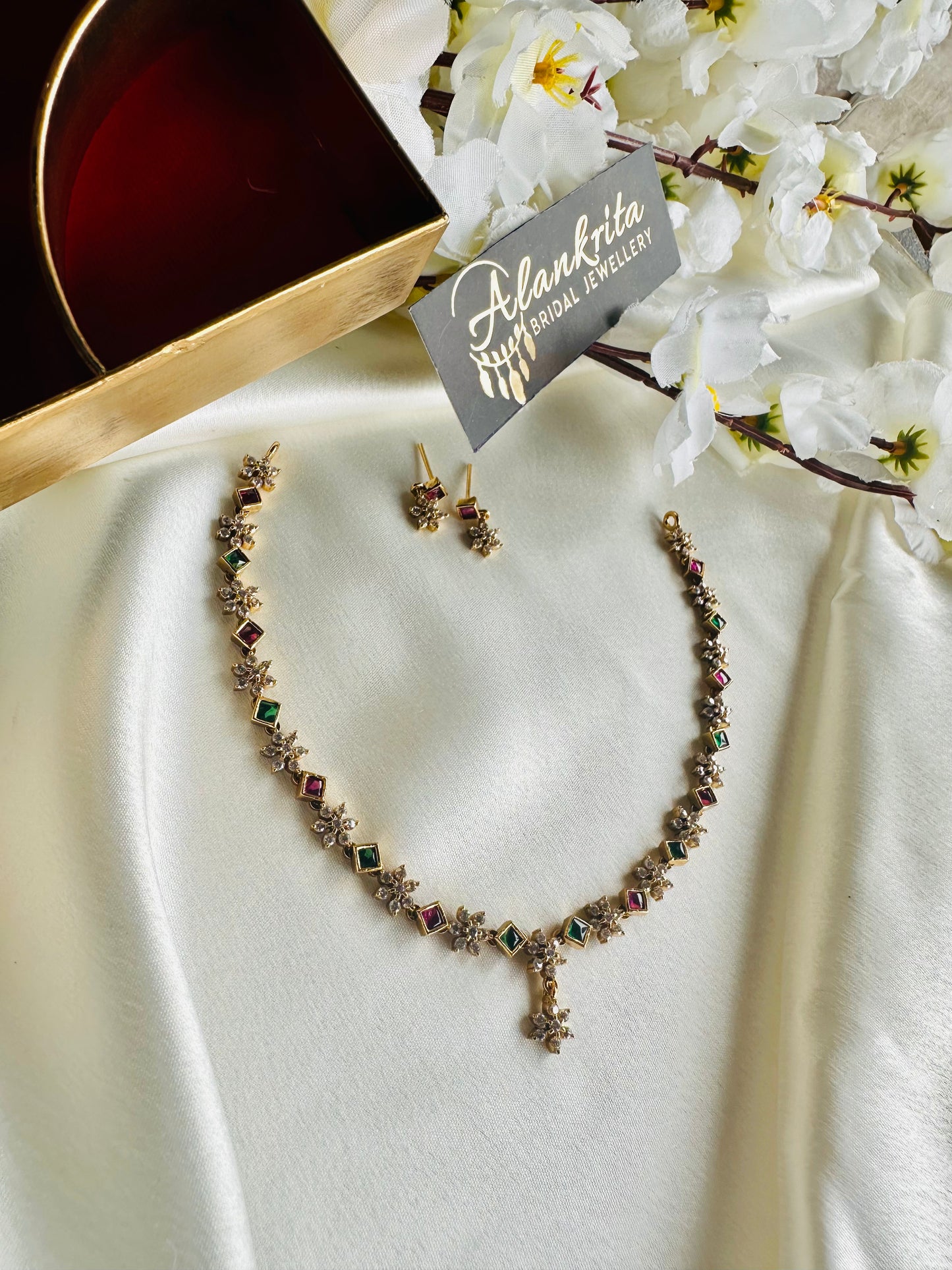 Premium Simple Short Necklace