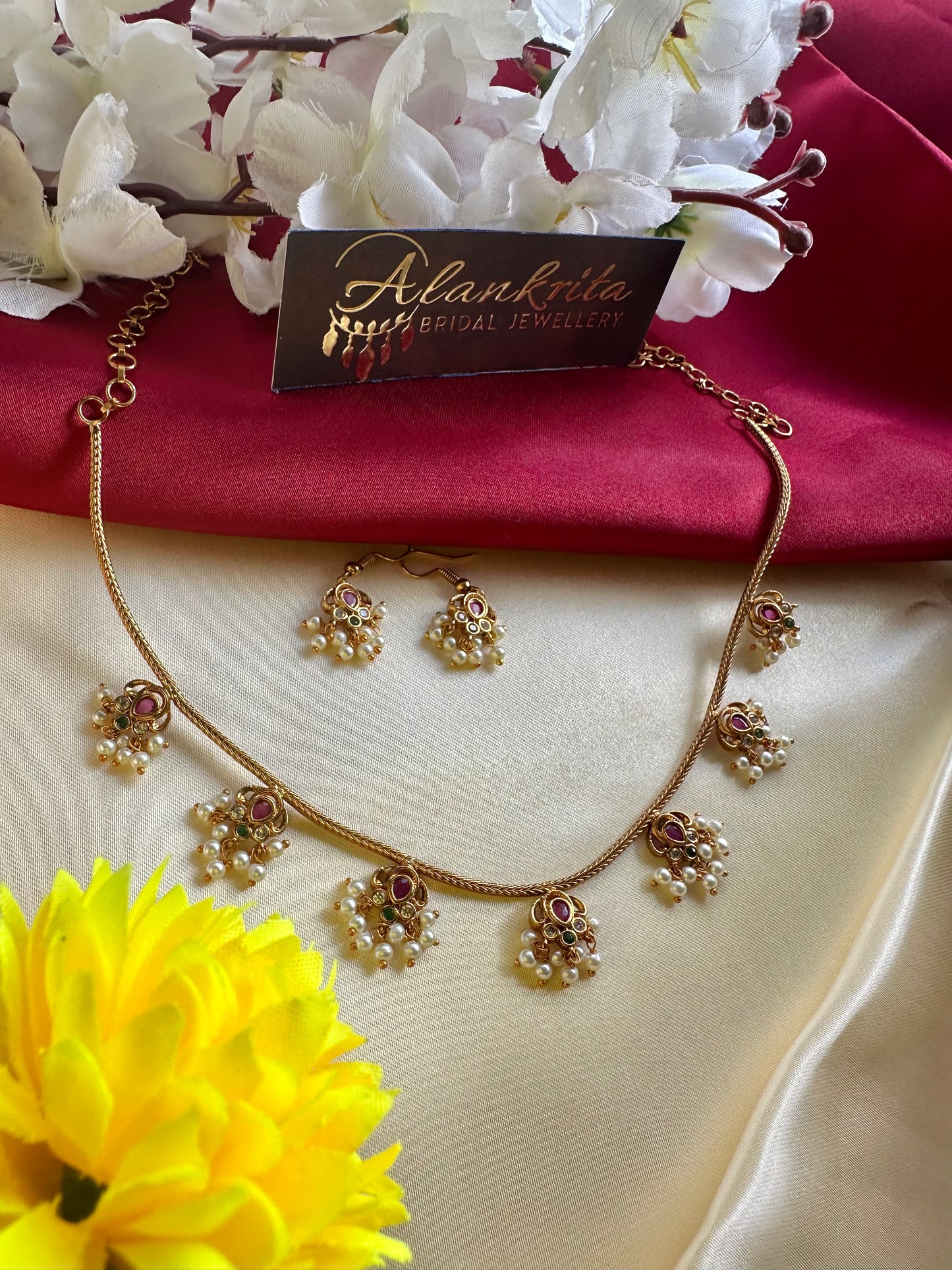 Simple Short Necklace with Pearl Beads