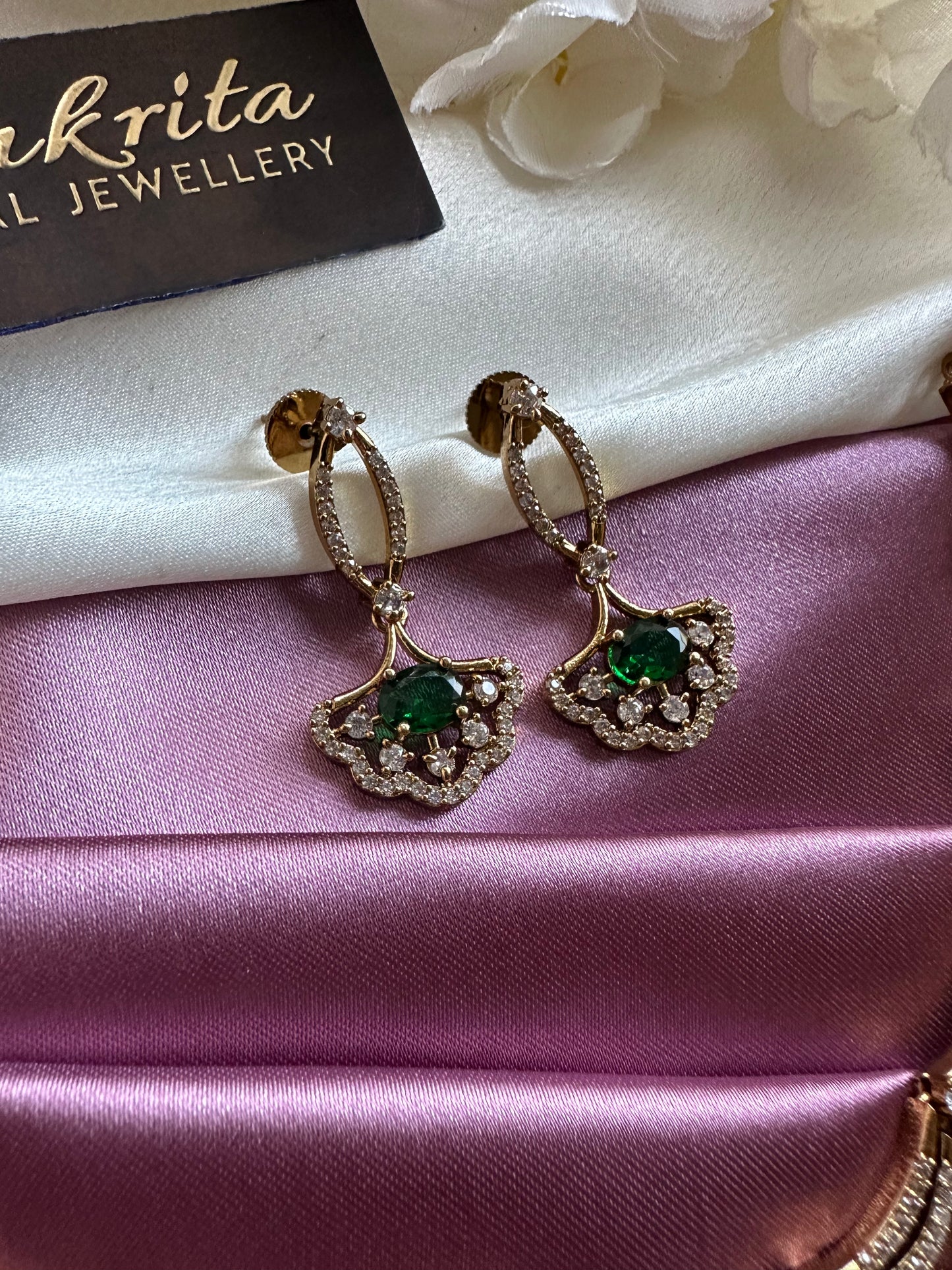 AD Floral Short Necklace with Green Stones