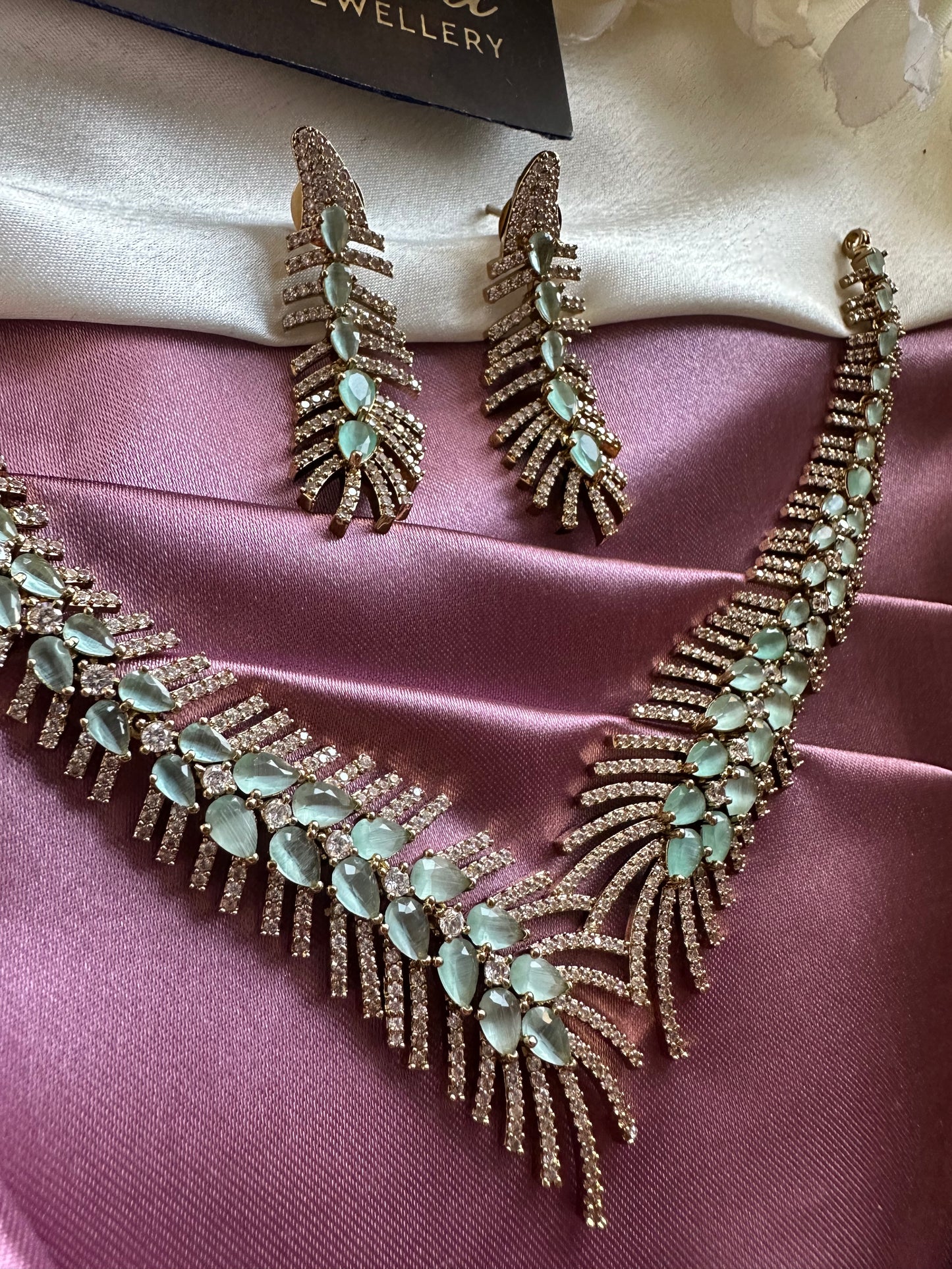 Victorian Mint Green Short Necklace with AD Stones