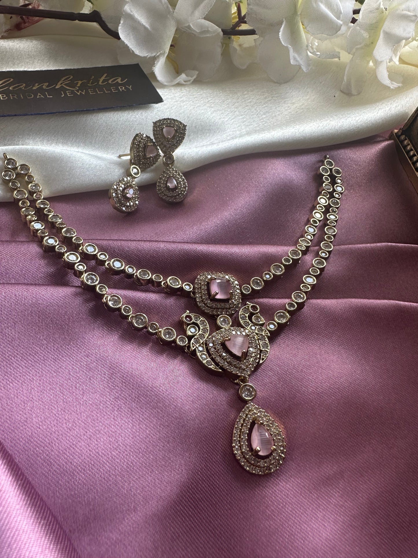 Two Layered Victorian Pink Short Necklace