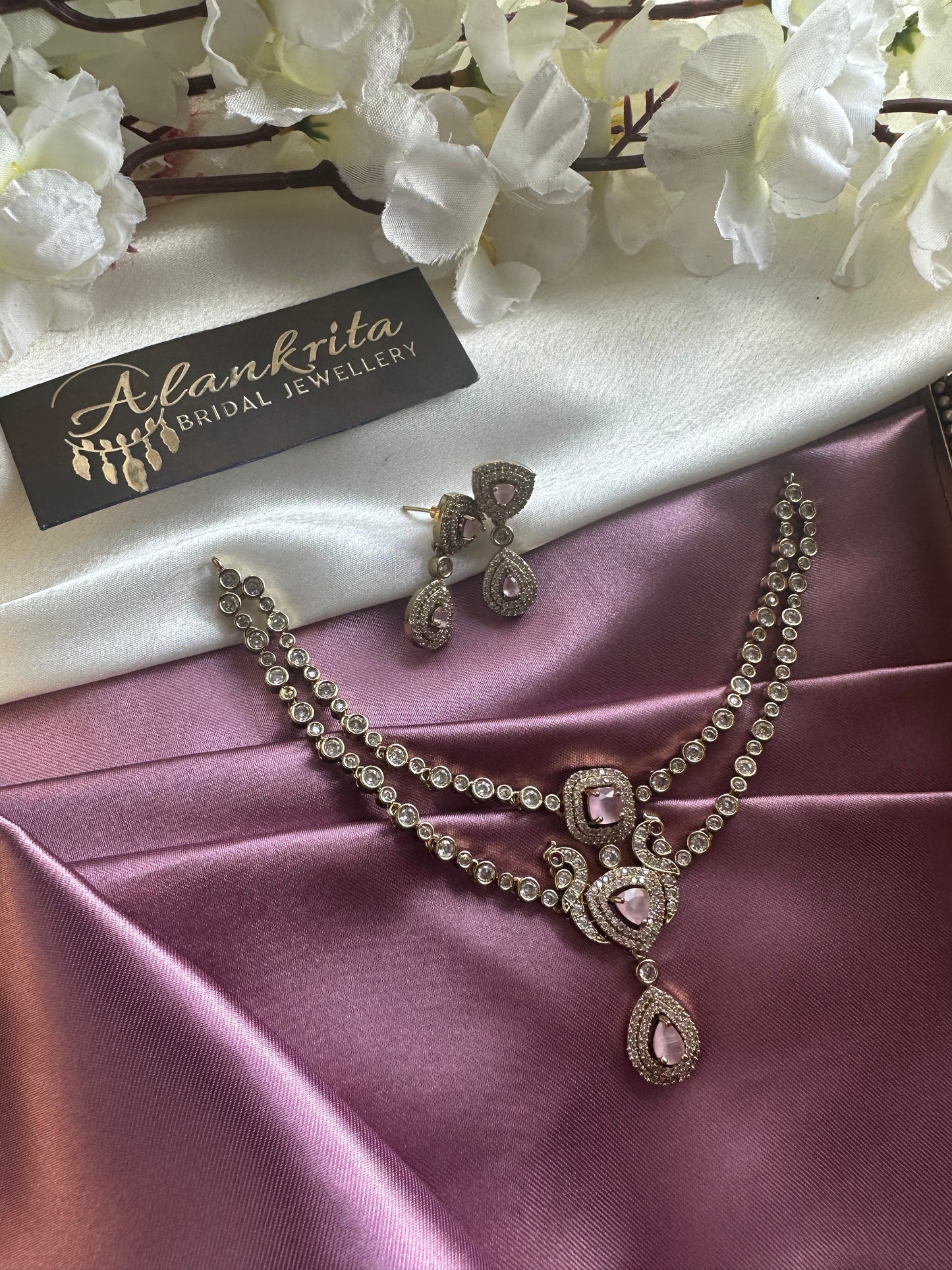 Two Layered Victorian Pink Short Necklace