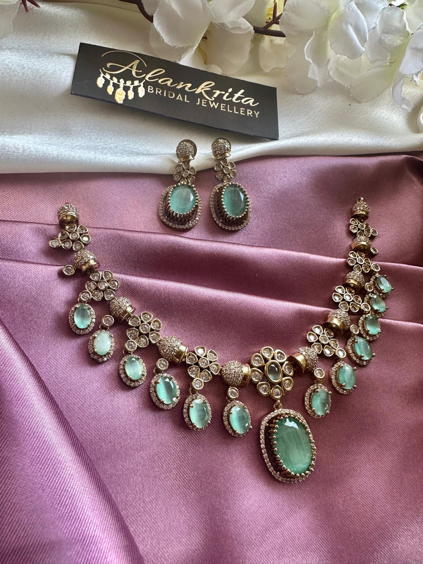 Premium Victorian Mint Green Short Necklace