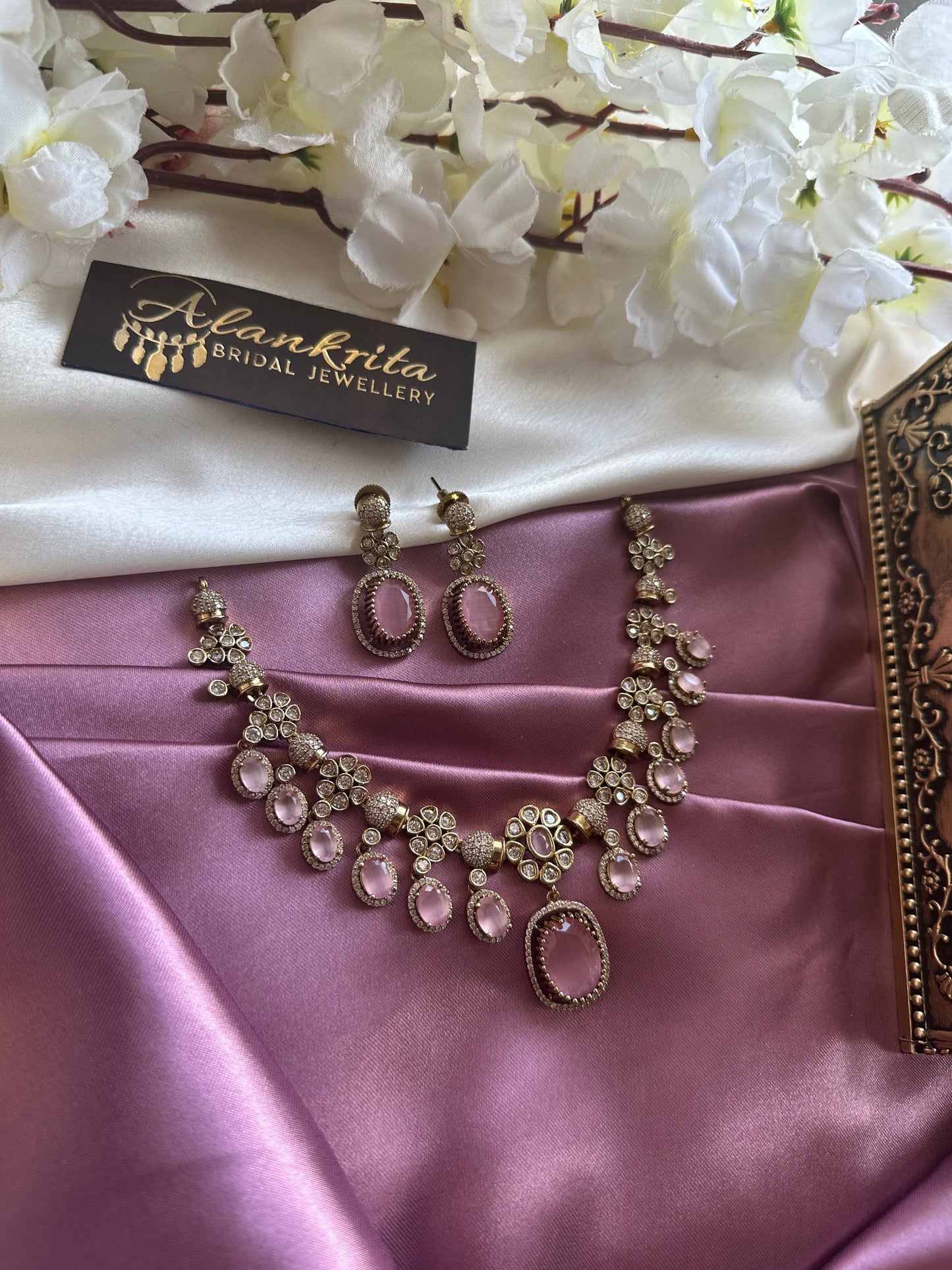 Premium Victorian Pink Short Necklace