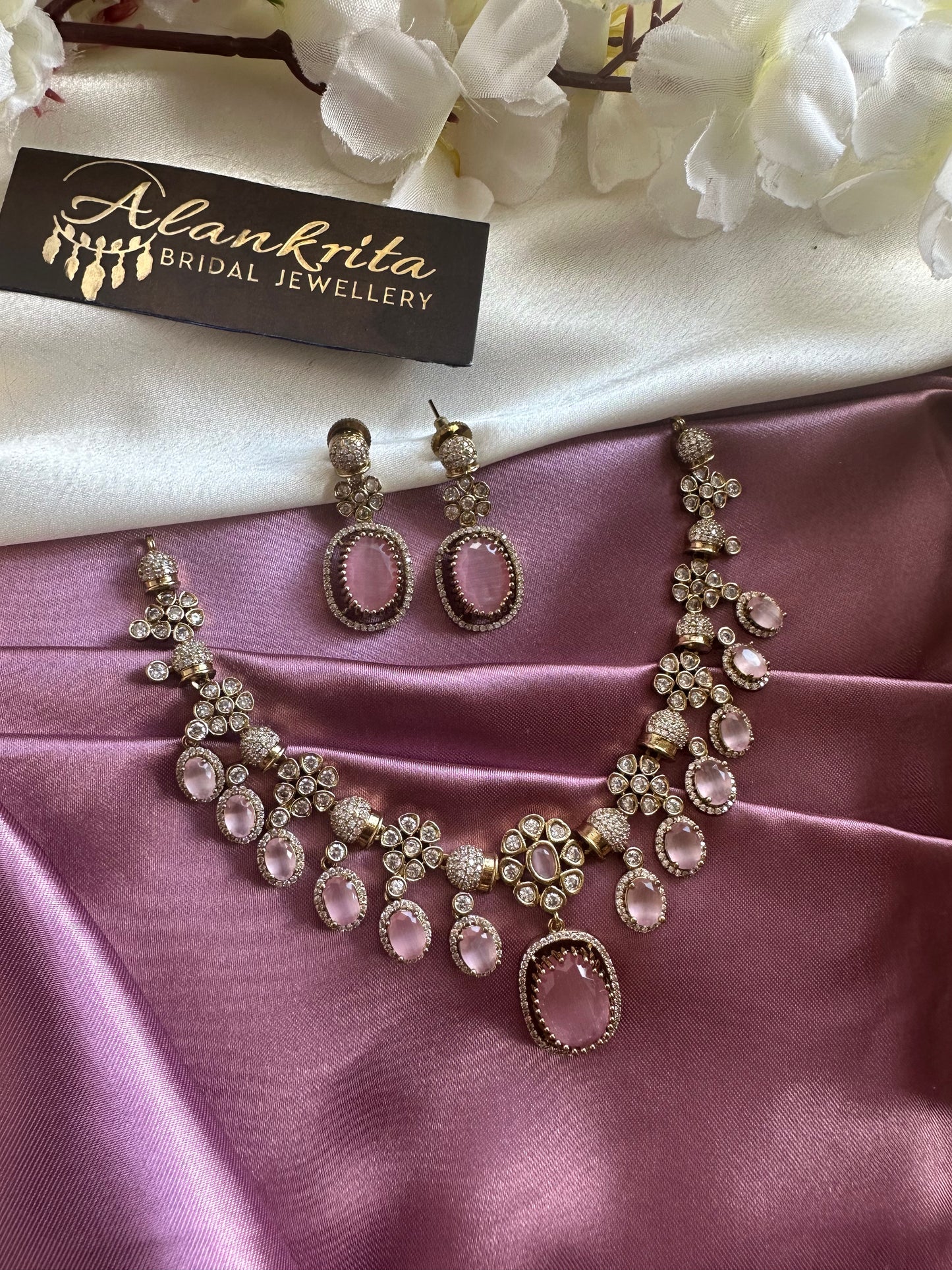 Premium Victorian Pink Short Necklace