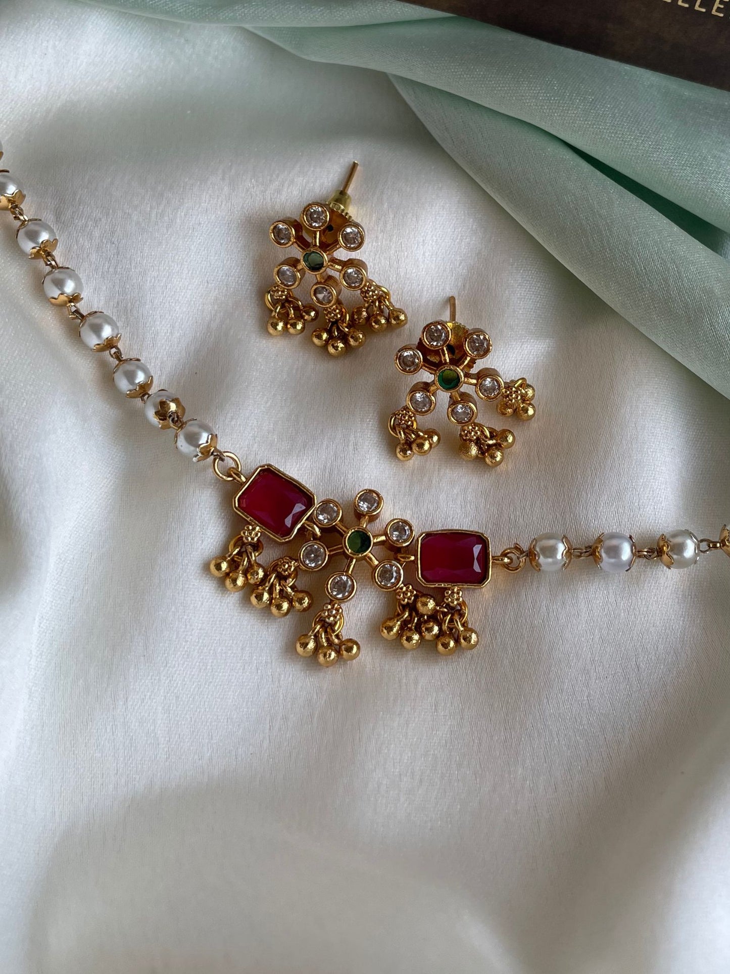 Simple Pearl Beaded Ruby Choker