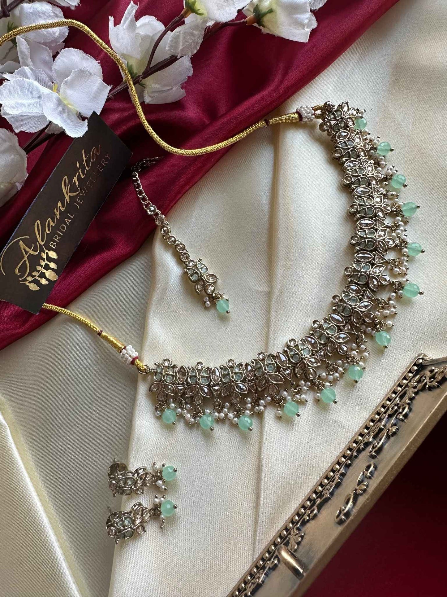 Kundan Choker with Pastel Green Beads