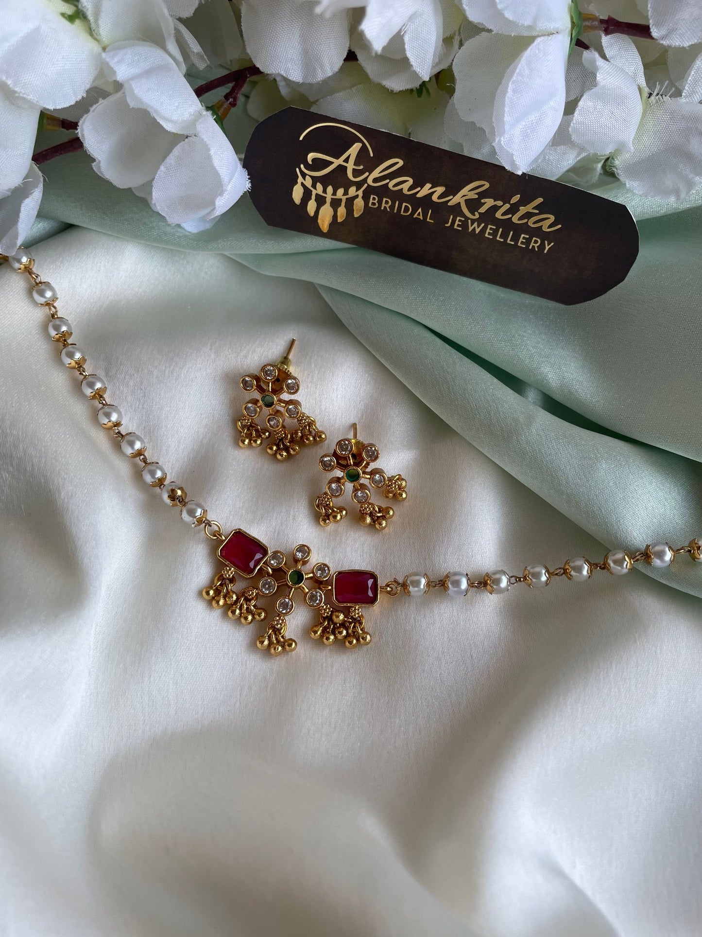 Simple Pearl Beaded Ruby Choker