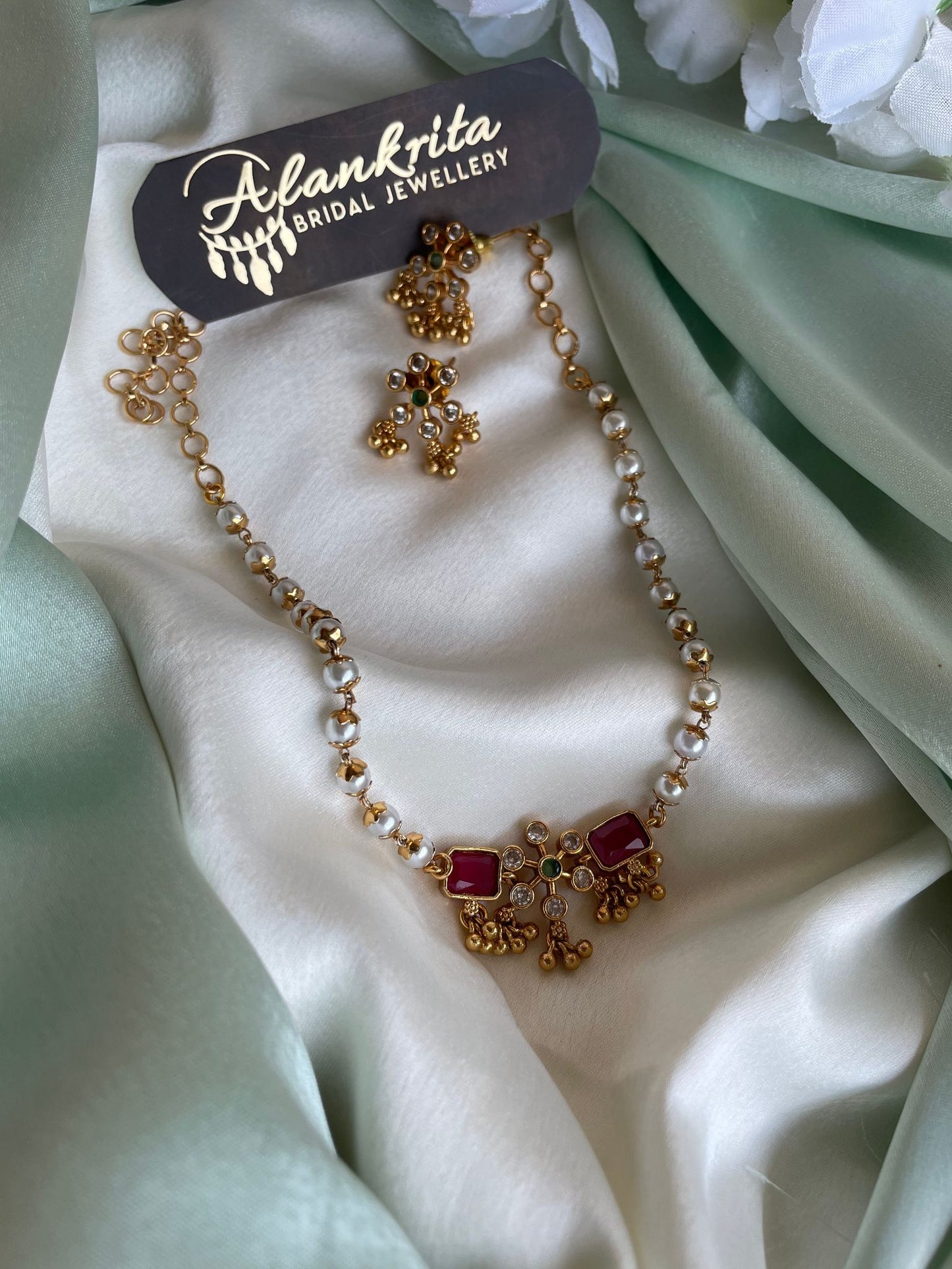 Simple Pearl Beaded Ruby Choker