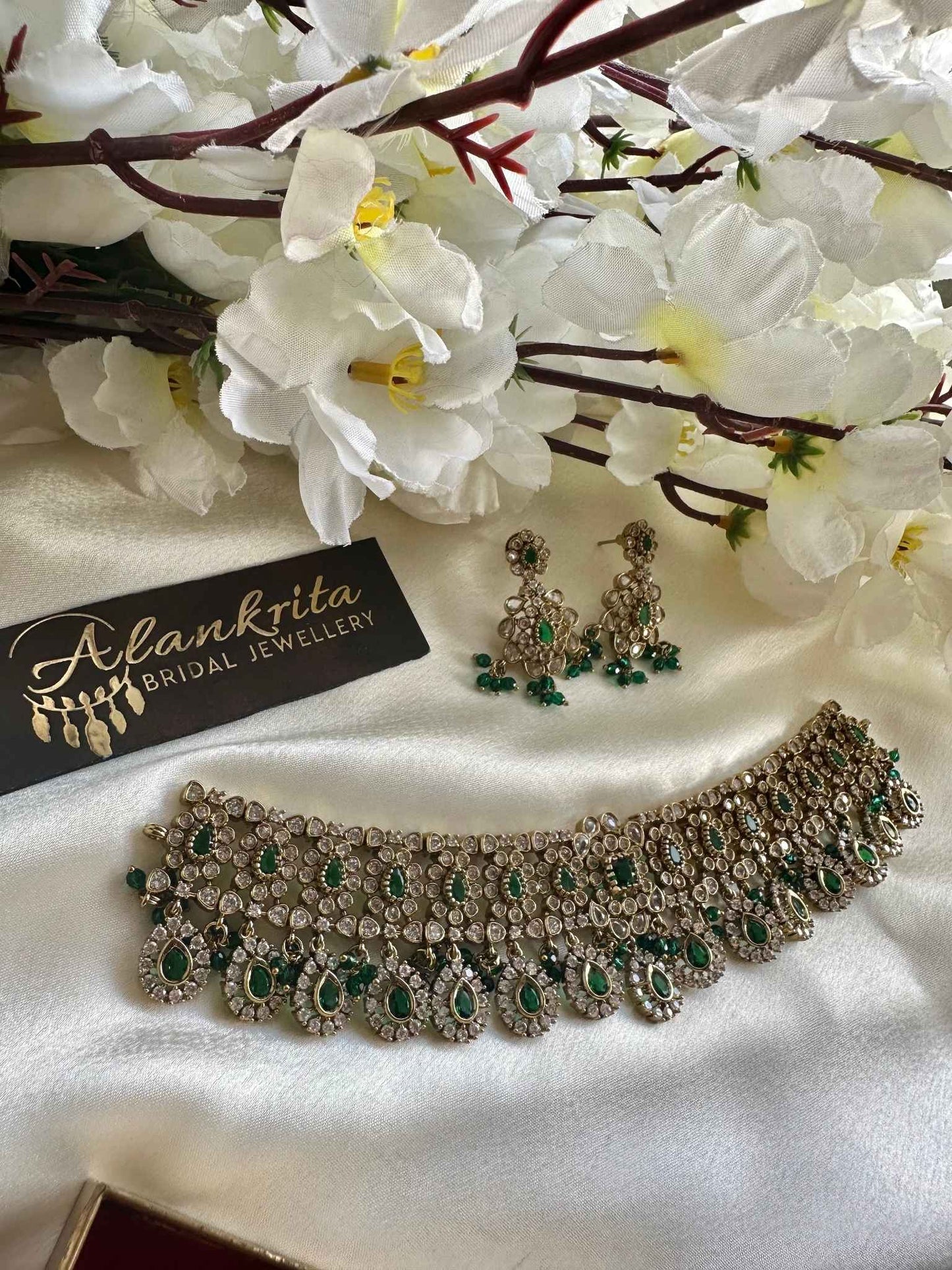 Premium Green Victorian Necklace with Drops