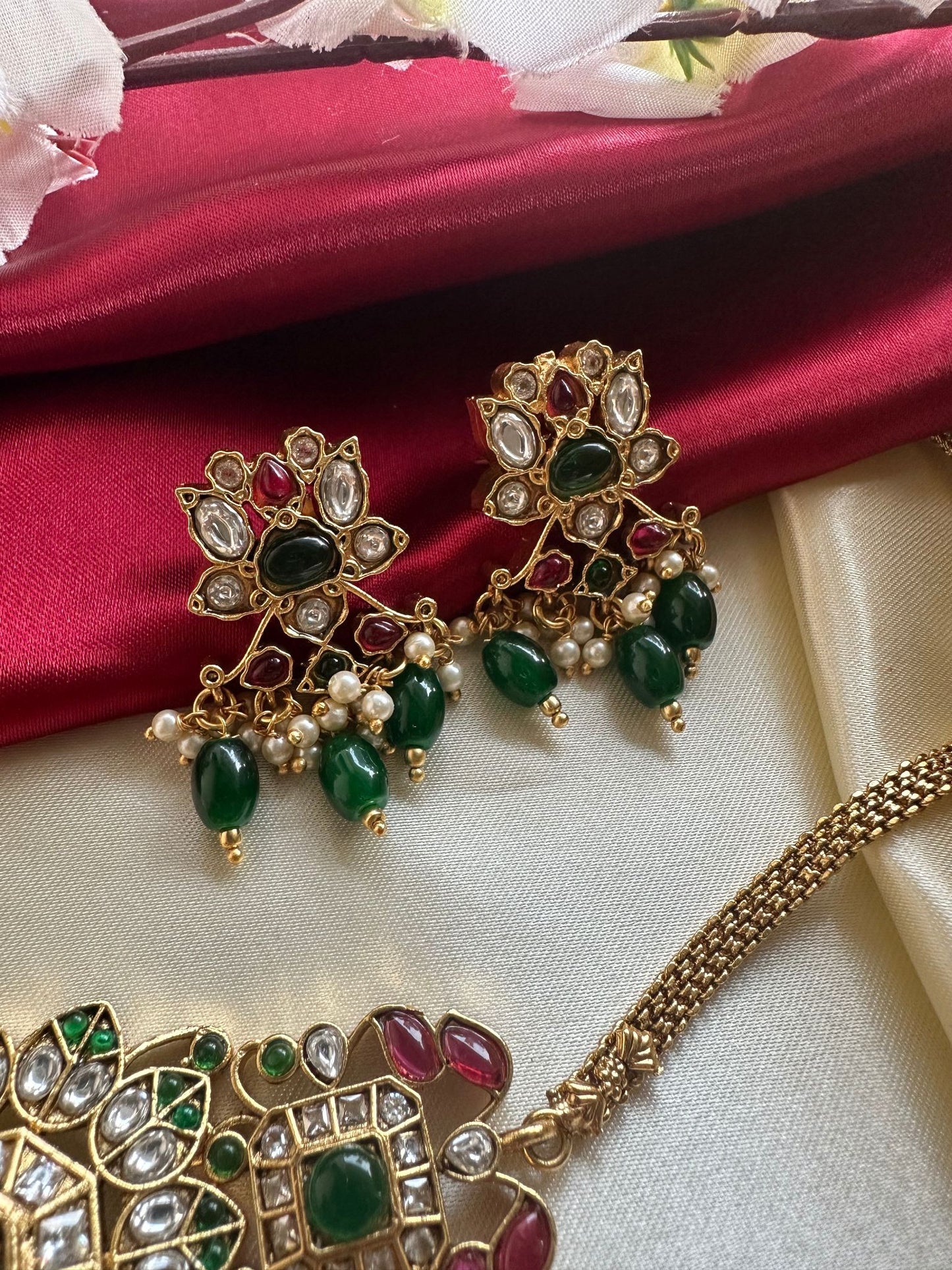 Premium Traditional Kemp Choker with Green Beads