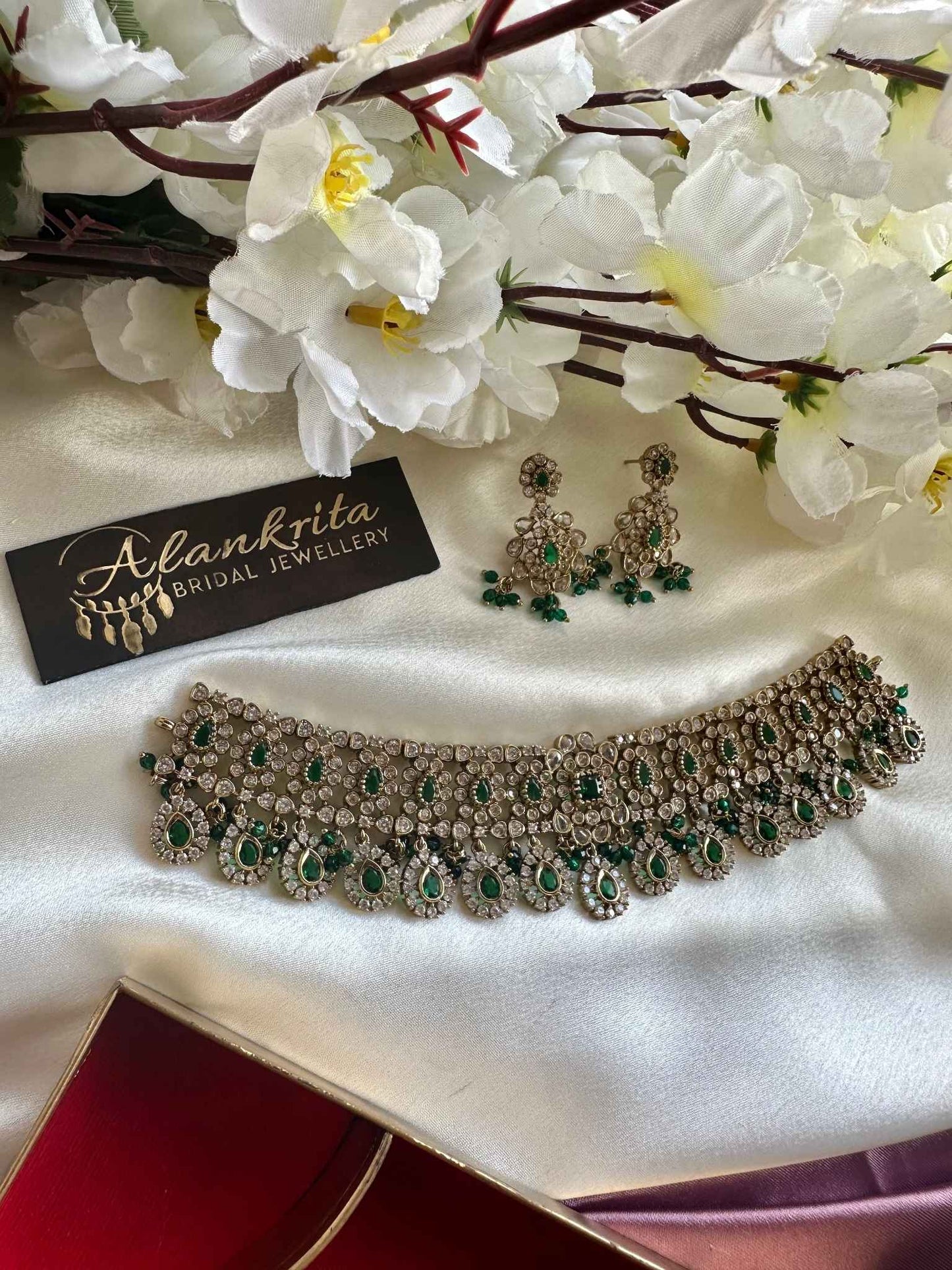 Premium Green Victorian Necklace with Drops